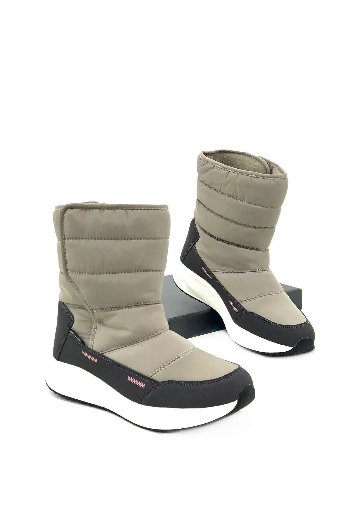 Polo top water boots