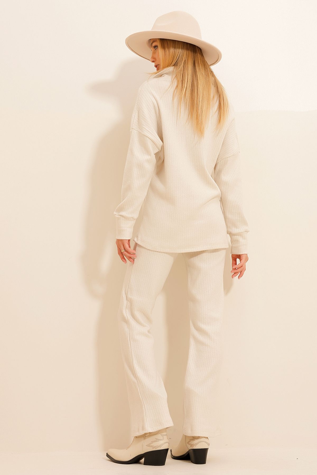Trend Alaçatı Stili-Cremefarbenes Damen-Set aus Strickoberteil mit Polokragen und Palazzohose ALC-796-001 5