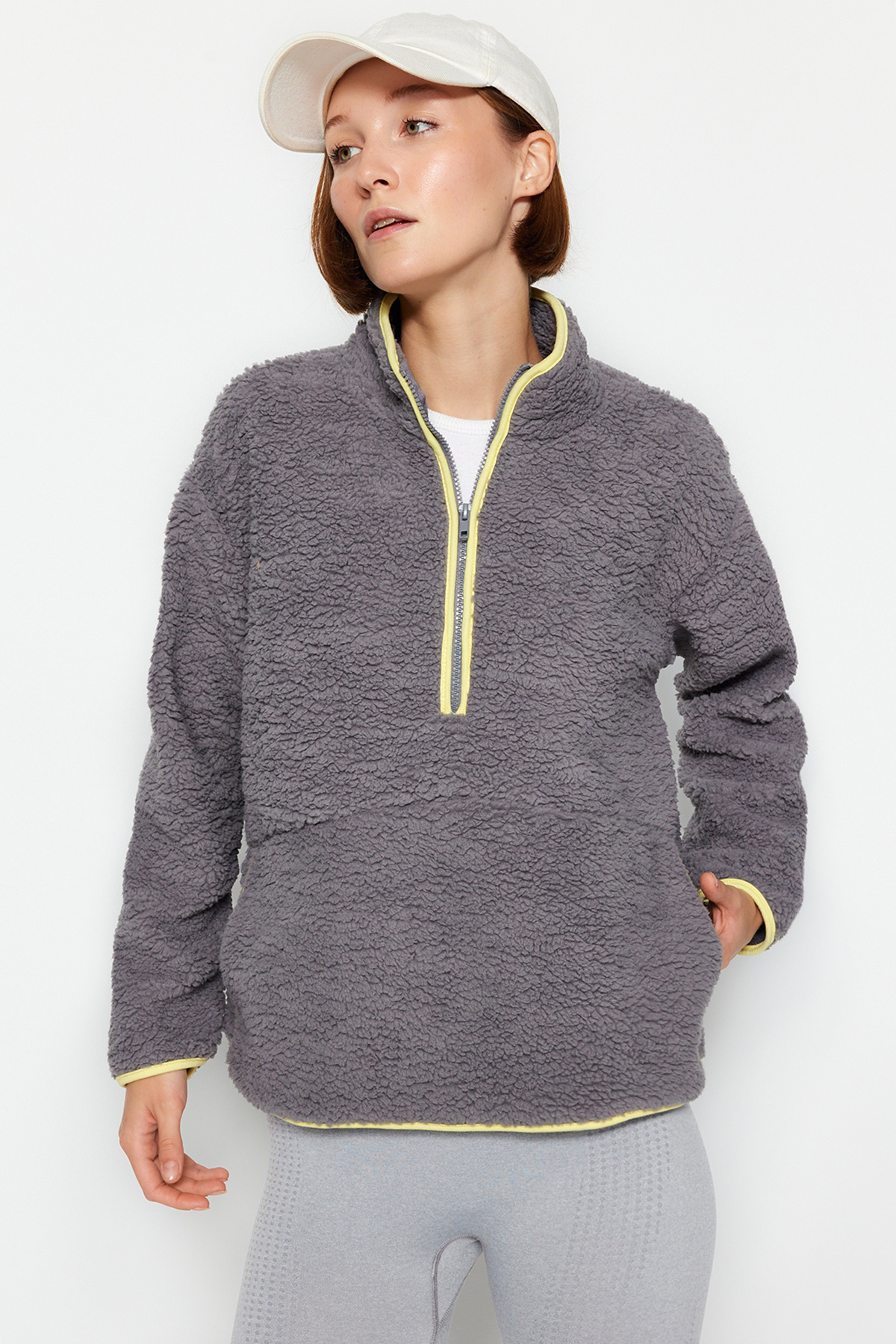 Trendyolmilla  Gri Peluş Örme Spor Sweatshirt THMAW23SW00021 - Görsel 6