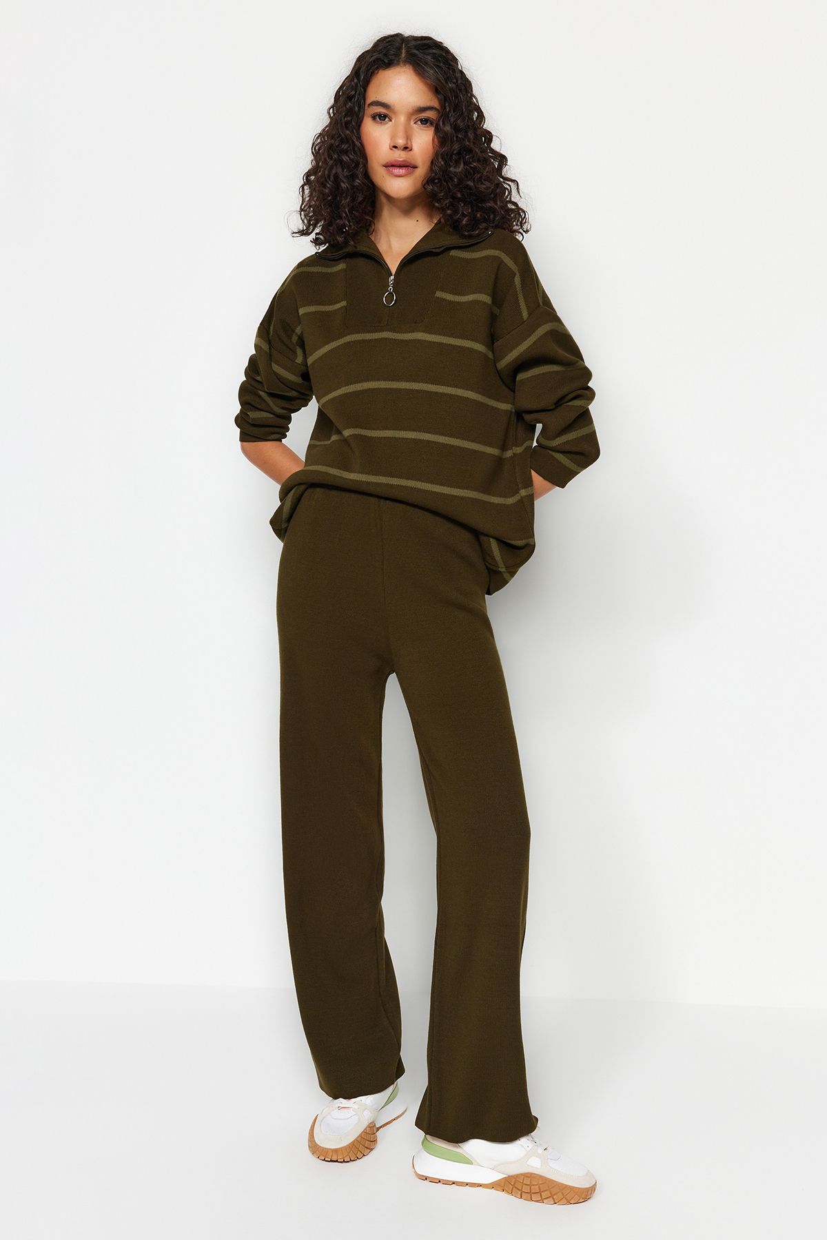Trendyol Collection Khakifarbenes Strickset Mit Weiter Passform Und Reißverschluss, für Damen - M