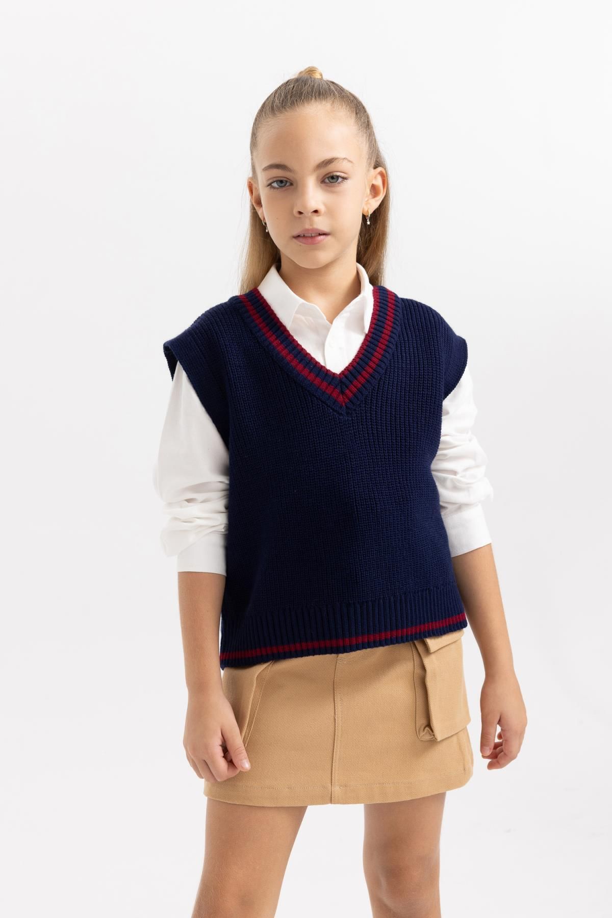 Wholesale Winter Custom School Uniform Kid V Neck Sweater Vest - China  School Uniform and School Vest price
