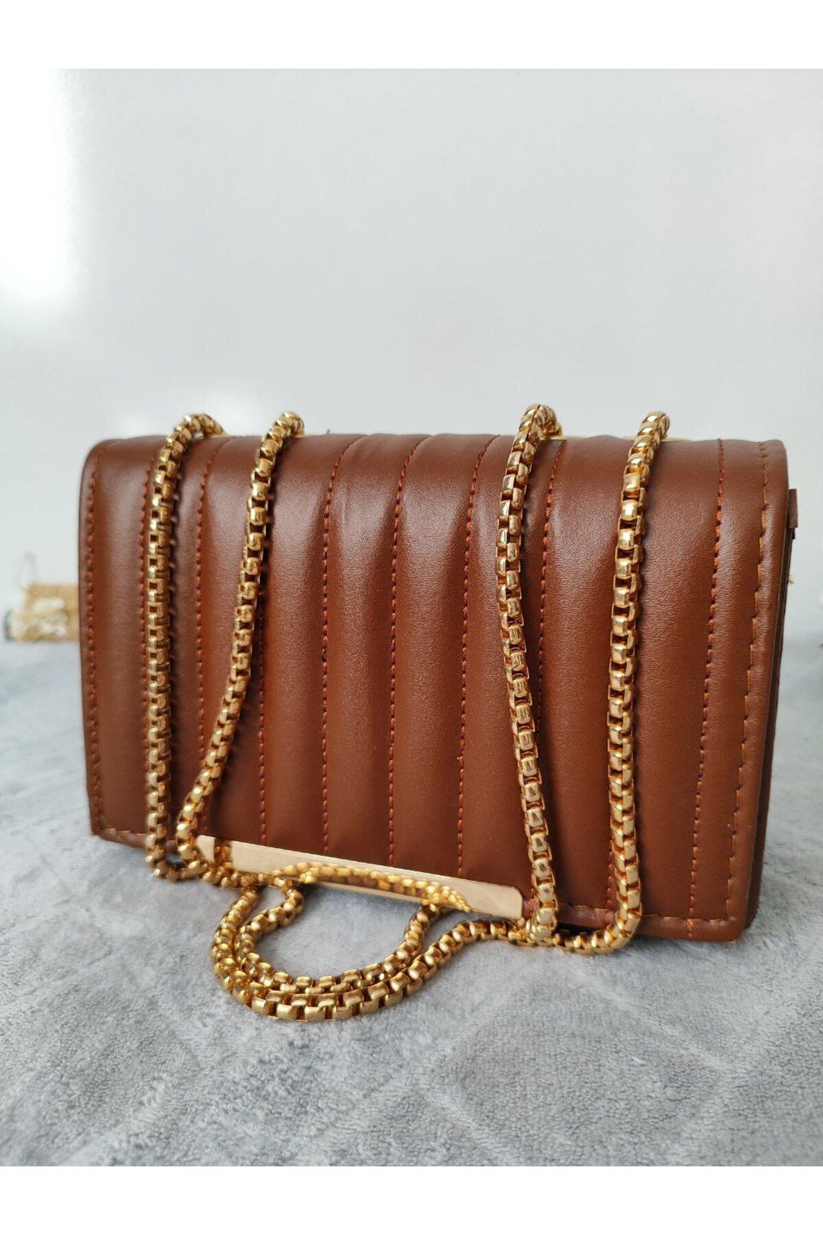 Tan chain bag 2025