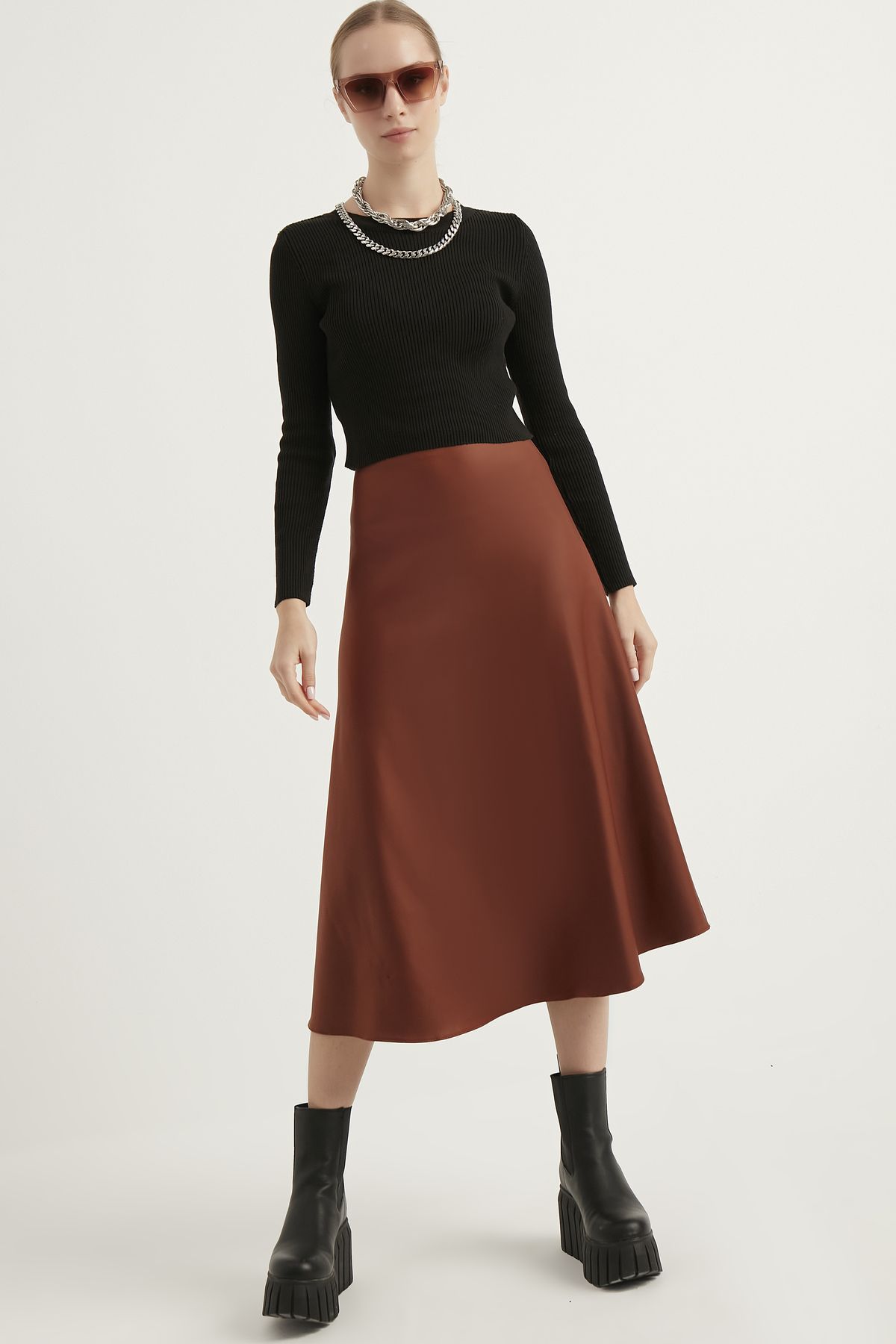 complete the look image