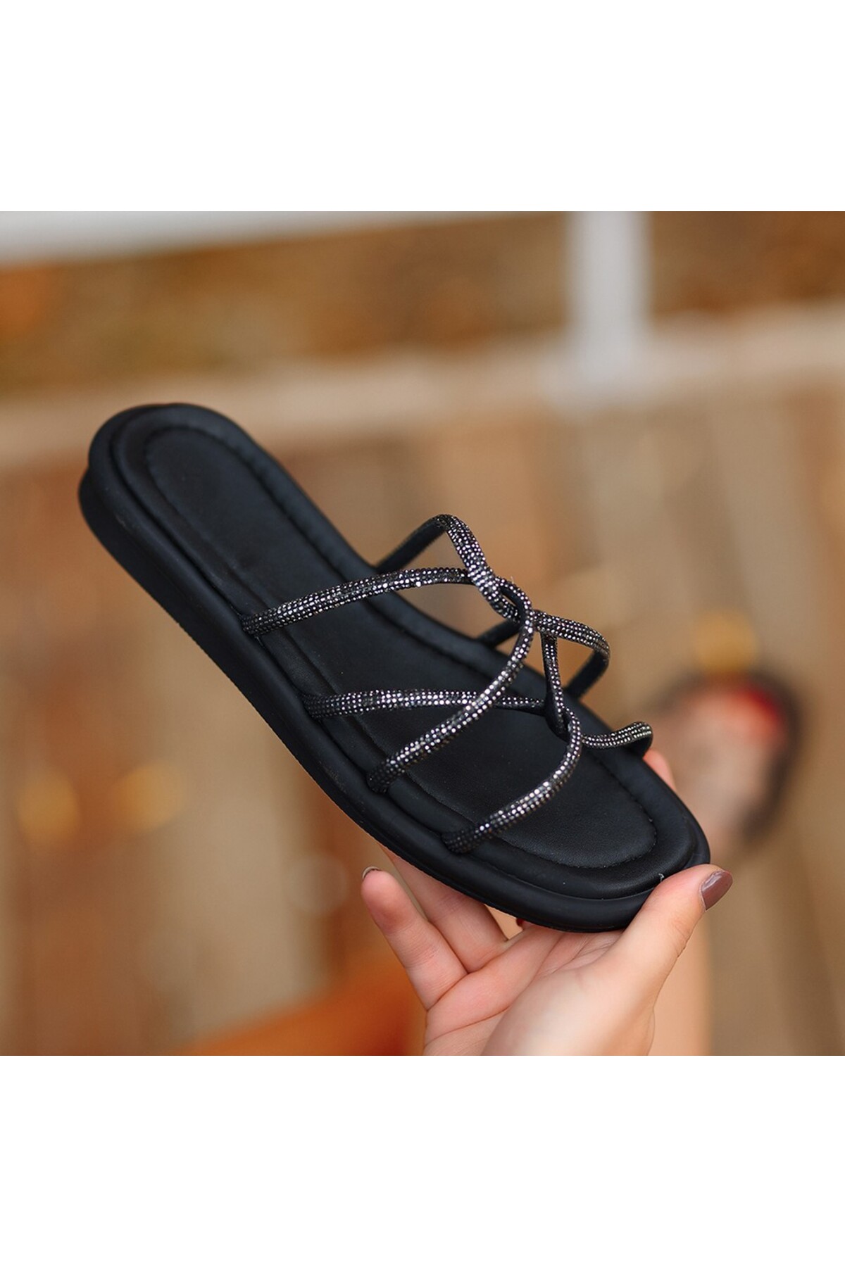 EFN.GİYİM Akki Siyah Boncuk İşlemeli Terlik