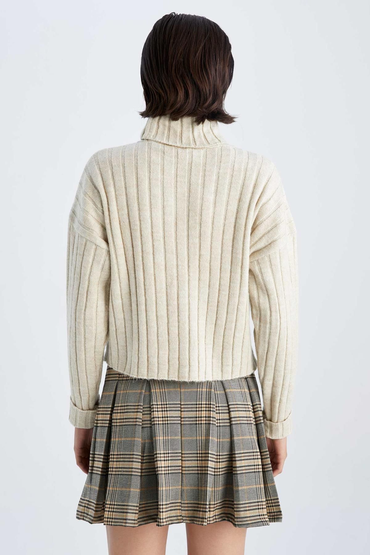 DeFacto-Extra weicher Rollkragenpullover mit Rollkragen, Oversize-Passform 5