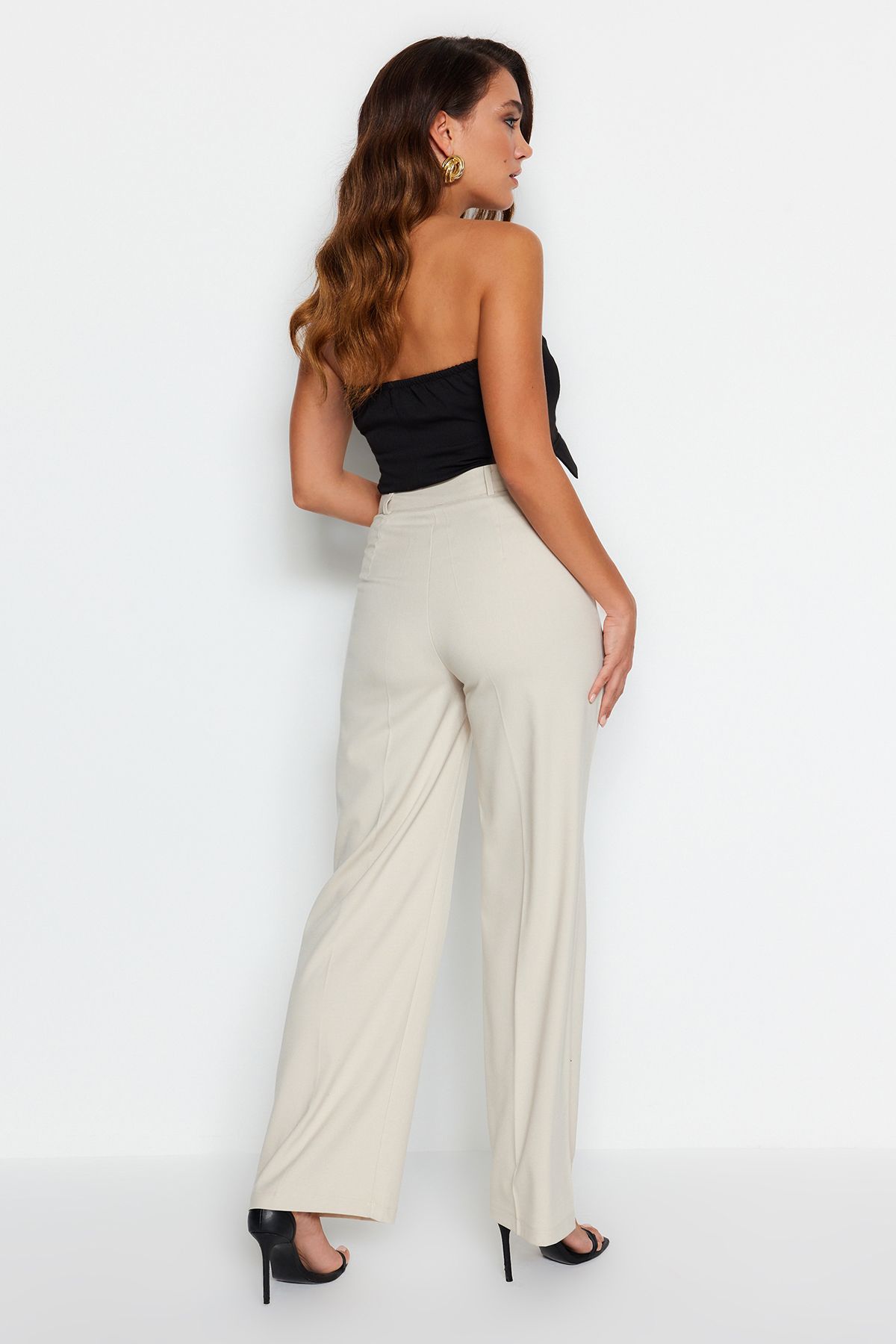 Trendyol Collection-Beigefarbene gewebte Hose mit hoher Taille und weitem Bein – TWOSS23PL00314 5