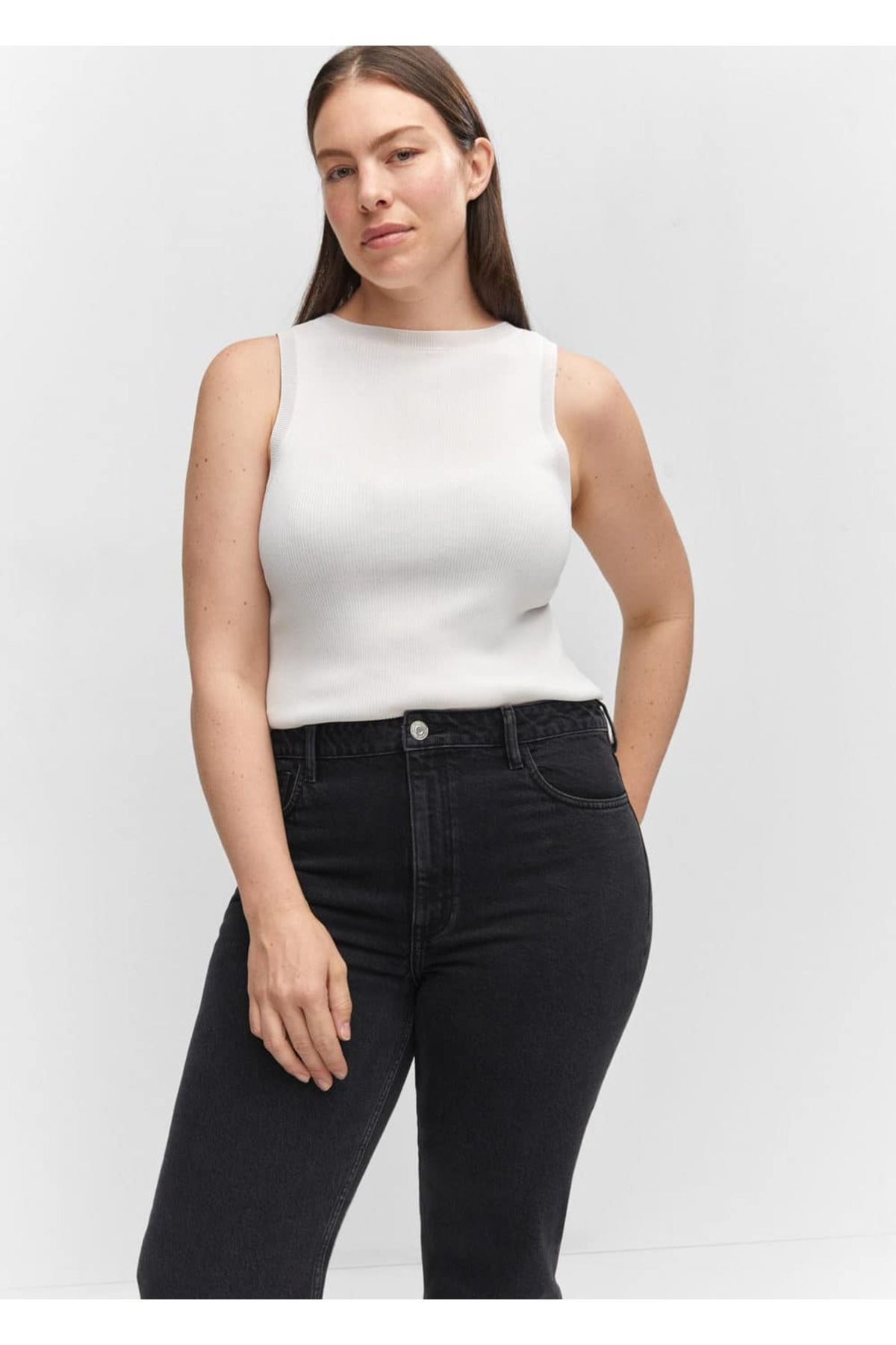 https://cdn.dsmcdn.com/ty1026/product/media/images/prod/SPM/PIM/20231028/19/8efb6edc-5dad-3e03-9f24-d411300d80e5/1_org_zoom.jpg