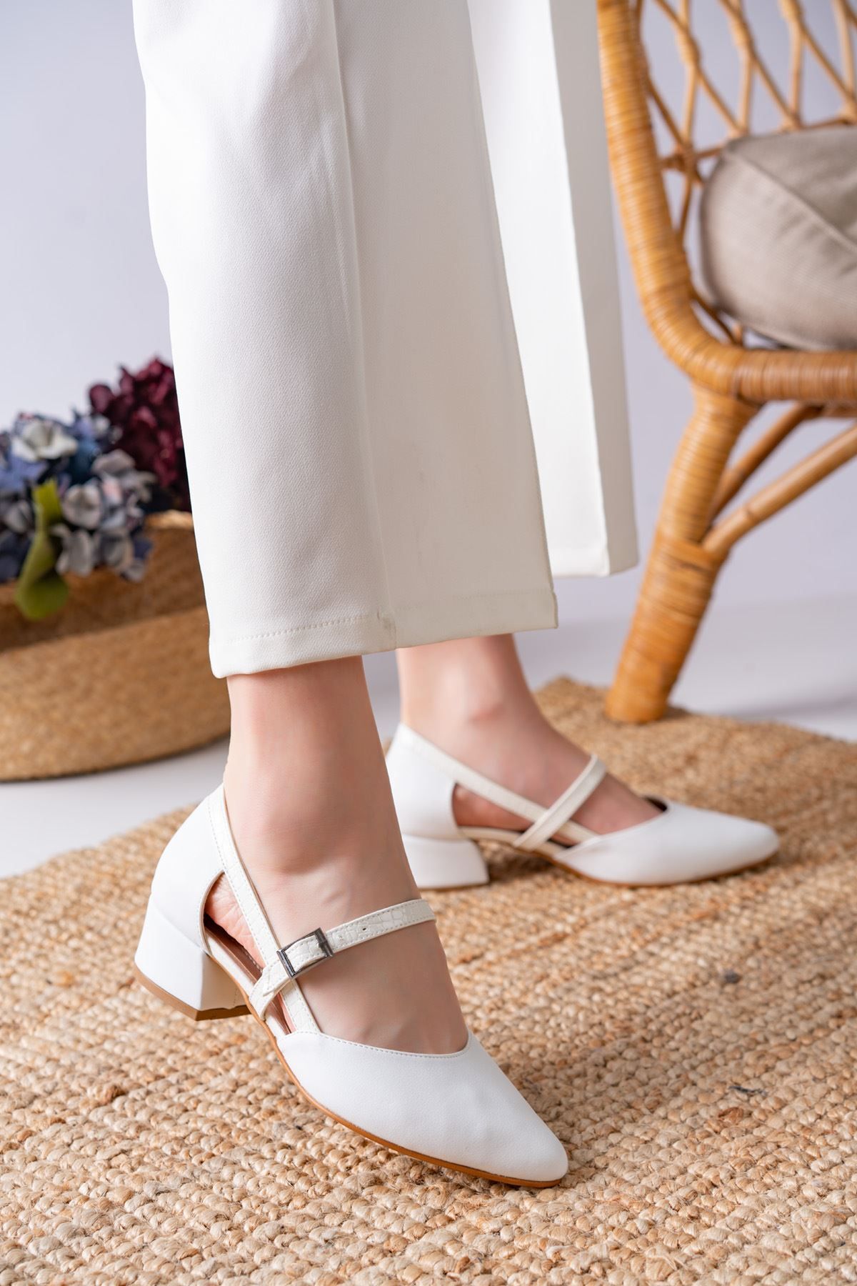 White crocodile heels outlet