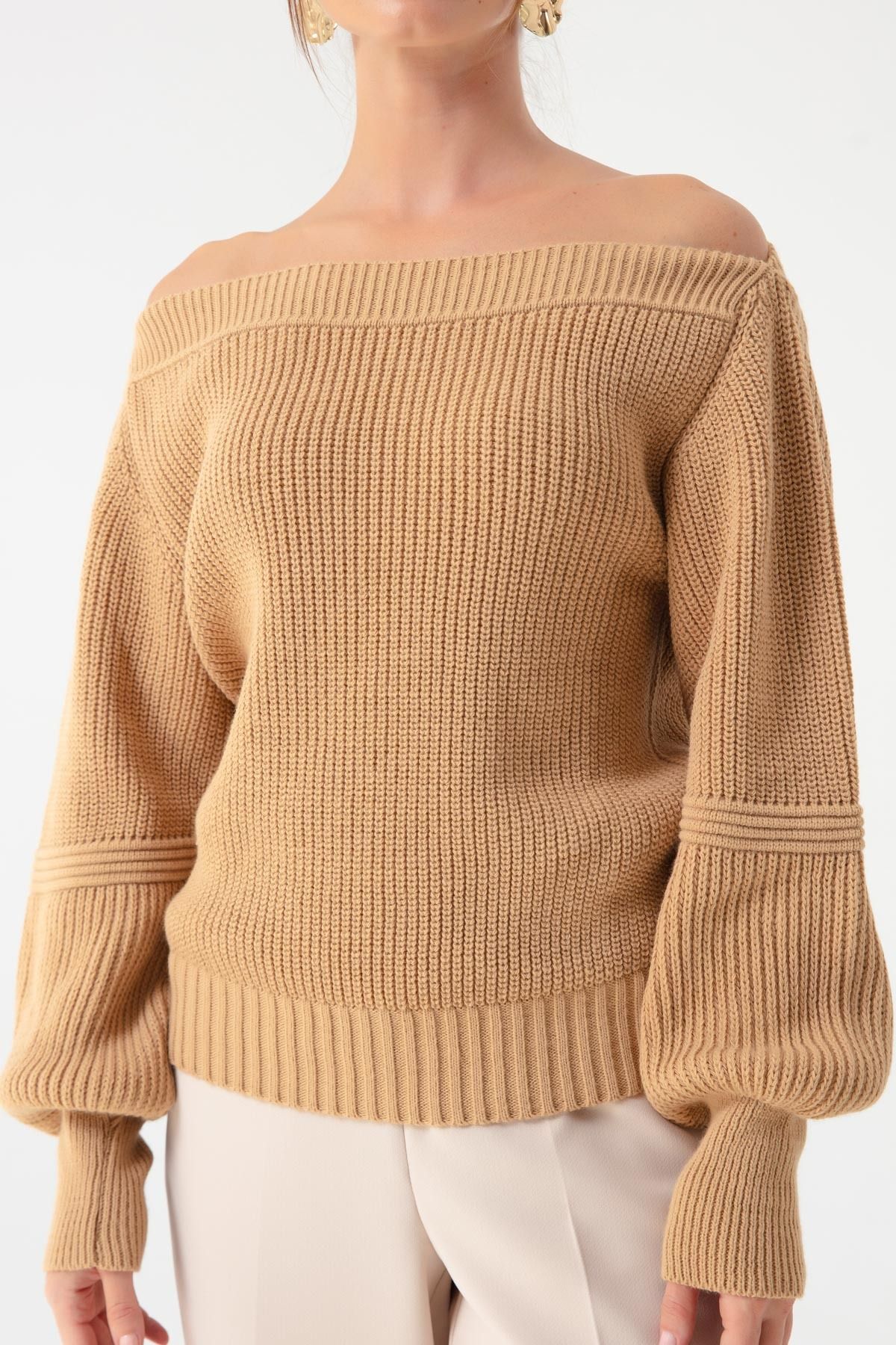 Lafaba-Hellbrauner Damenpullover mit U-Boot-Ausschnitt 3