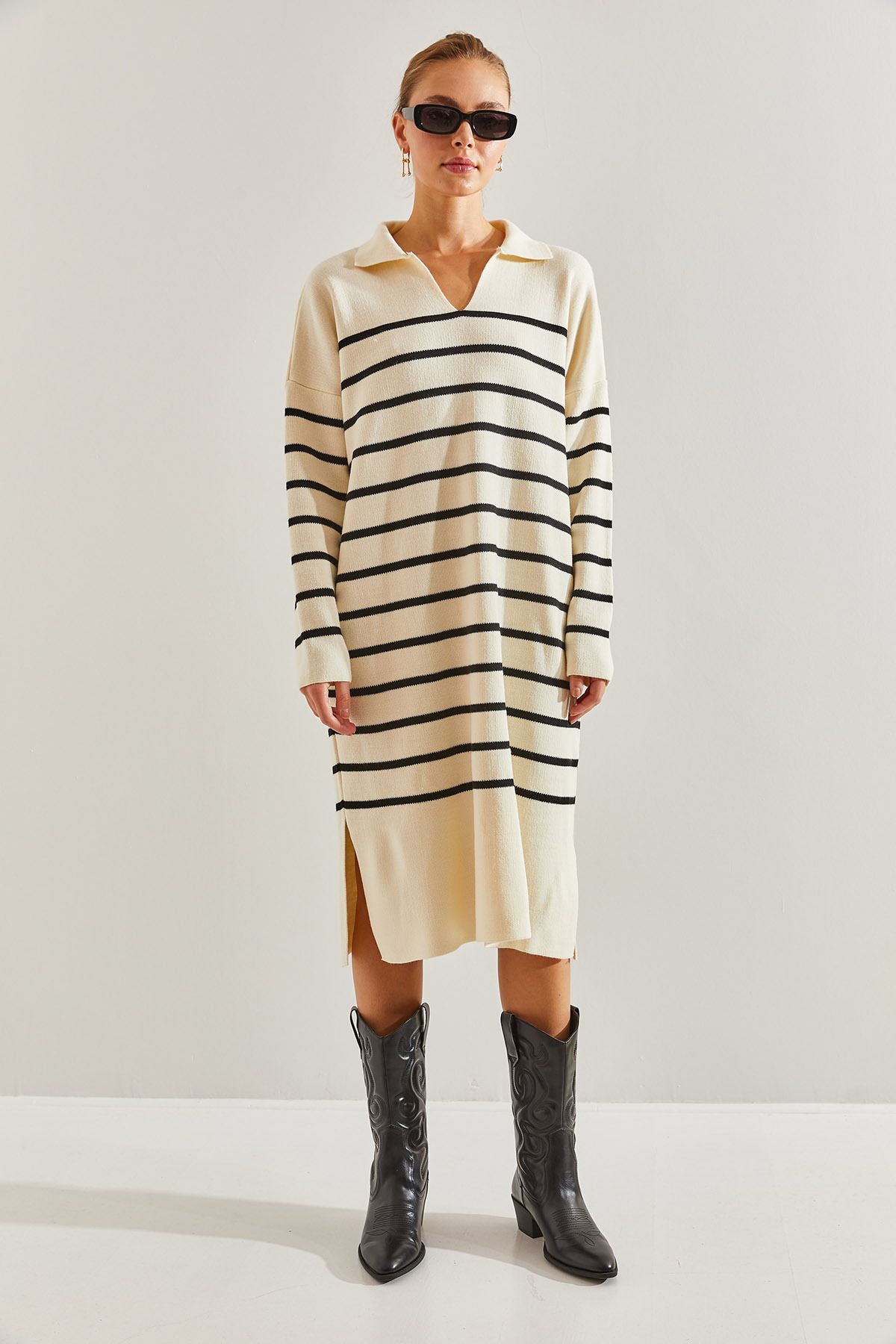 Bianco Lucci-Women's V-Neck Side Slit Striped Knitwear Dress 2
