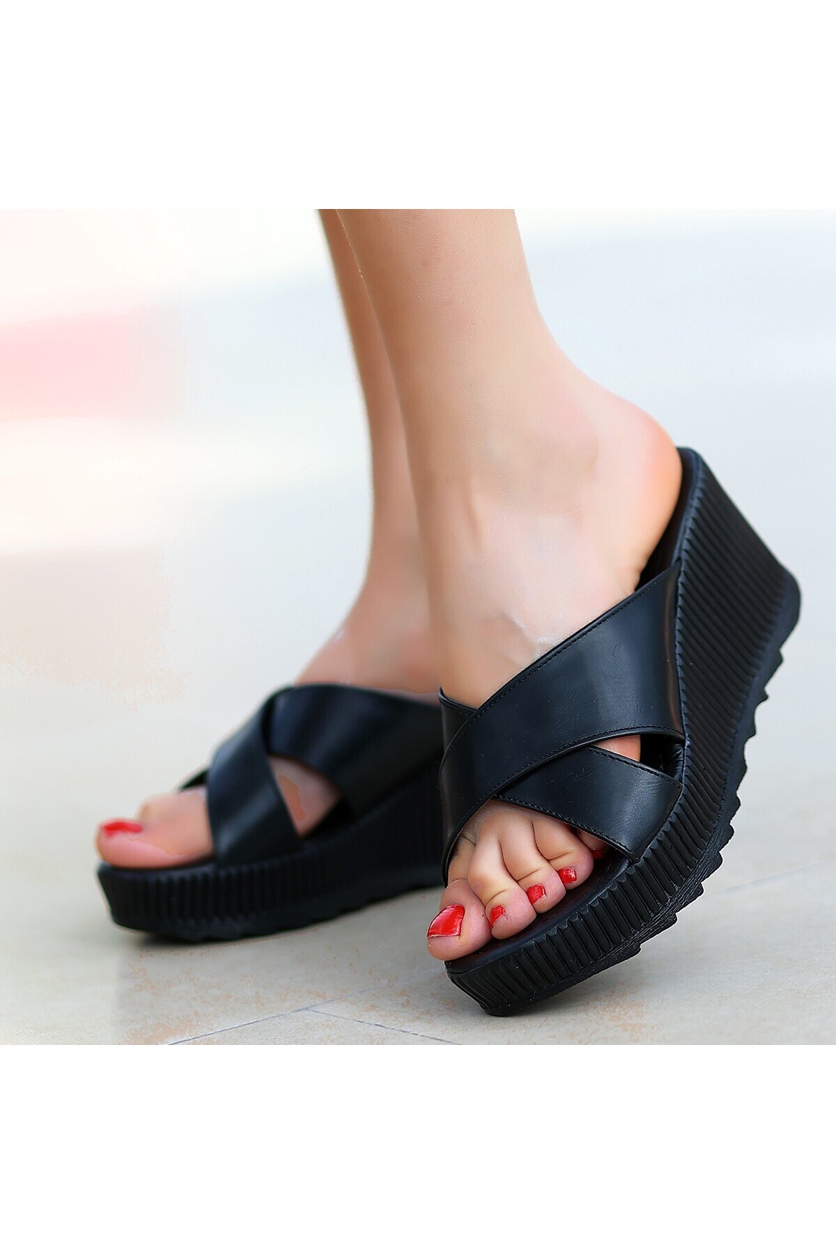 Lima Siyah Cilt Dolgu Topuk Terlik