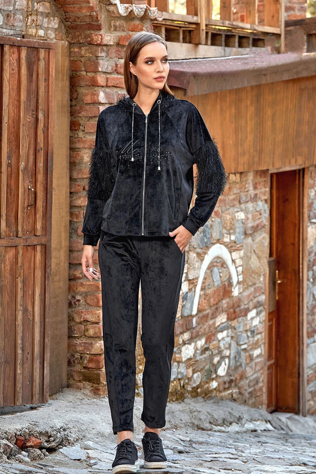 Cossy By Aqua 24334 Women s Long Sleeve Hooded Velvet Tracksuit