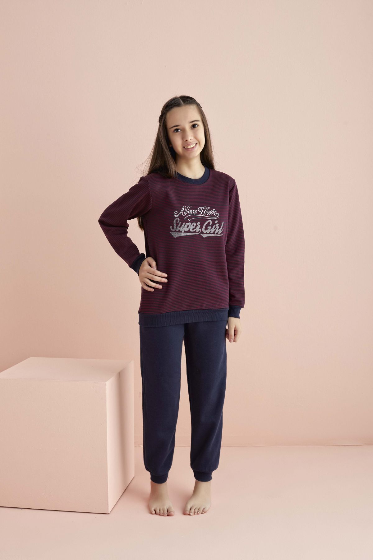 Burgundy sweatsuit 2024