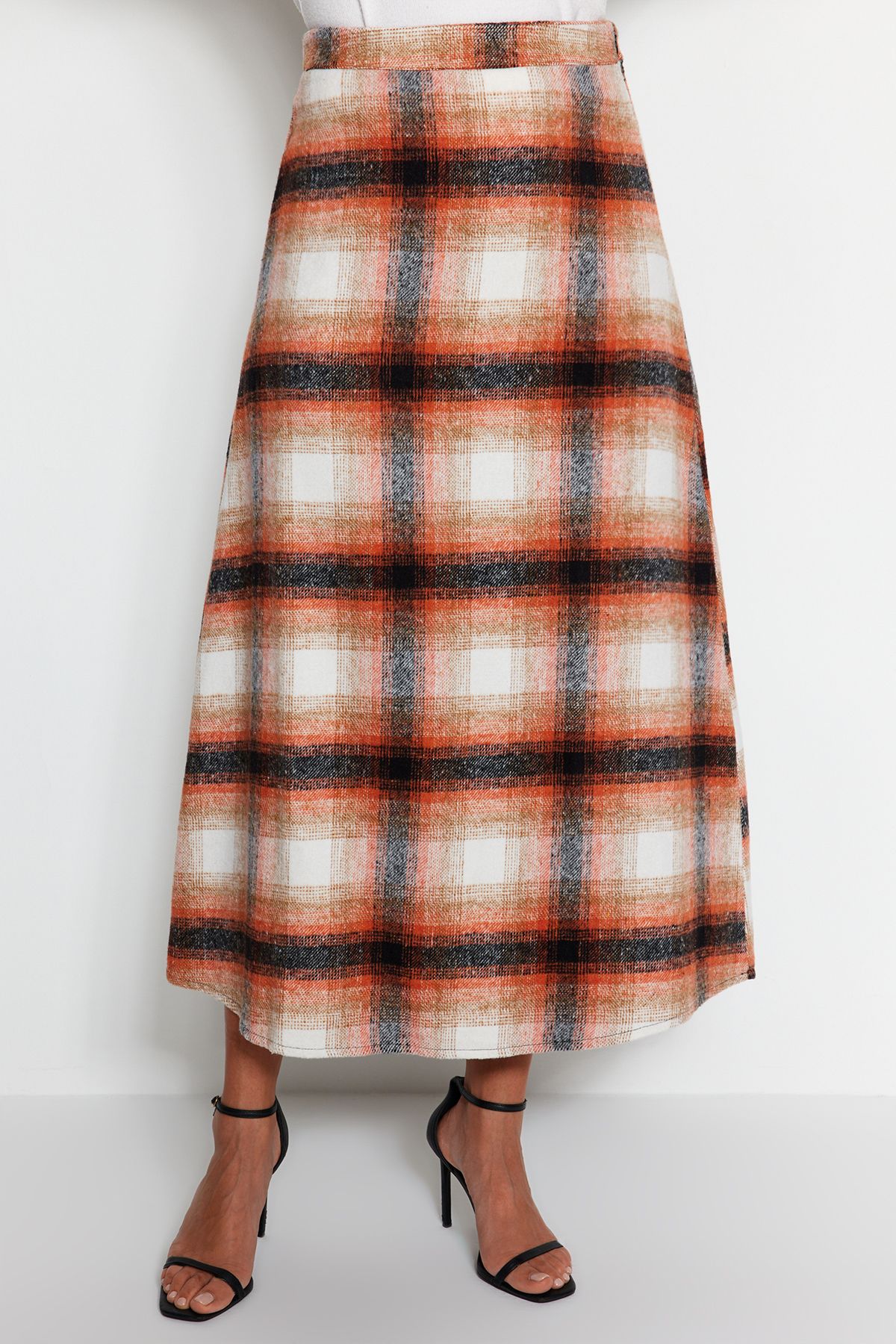 Trendyol Modest-تنورة شتوية منقوشة باللون البرتقالي TCTAW22EE0006 4