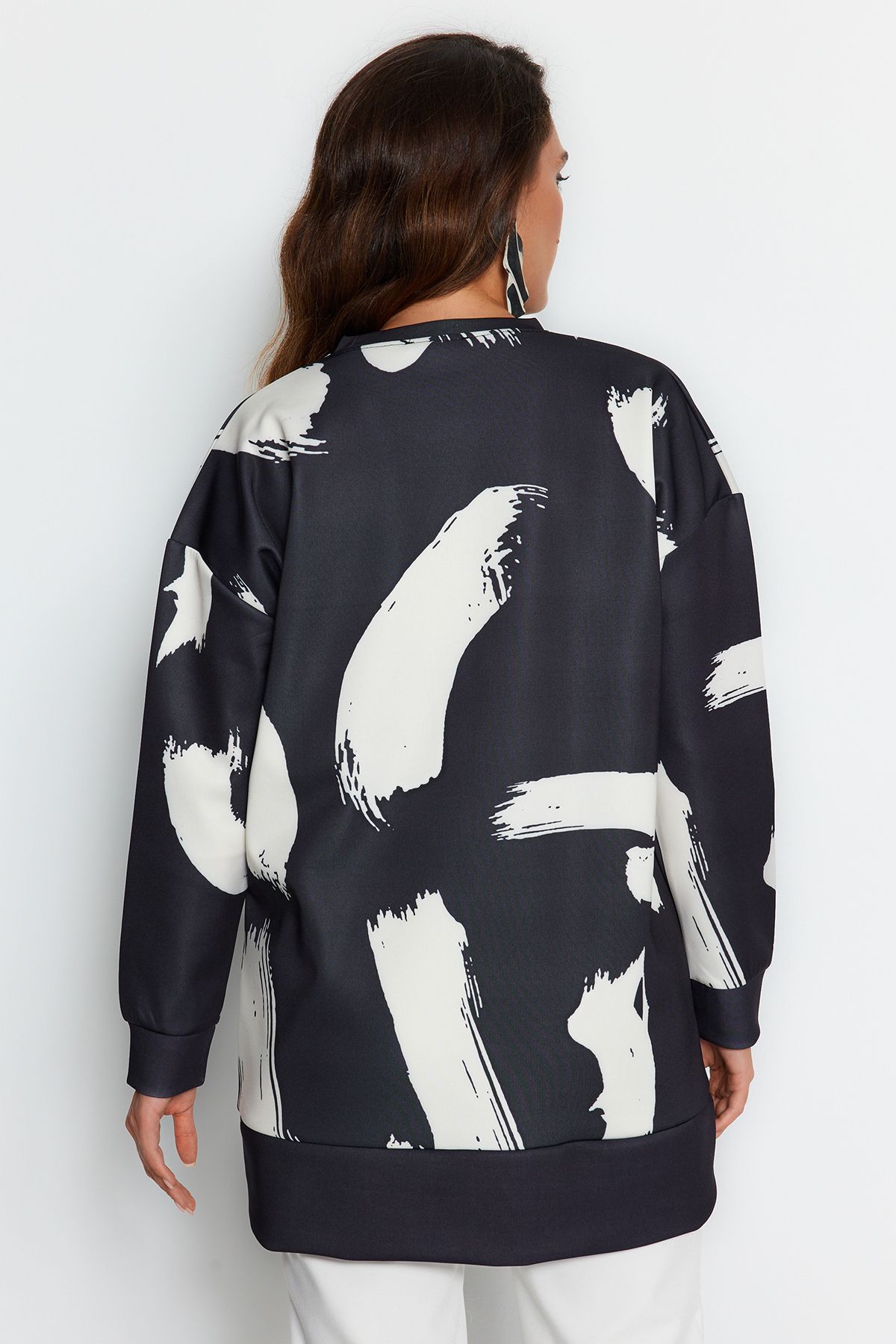 Trendyol Modest-Pletená mikina s černým vzorem Crew Neck Scuba TCTAW23TW00049 6