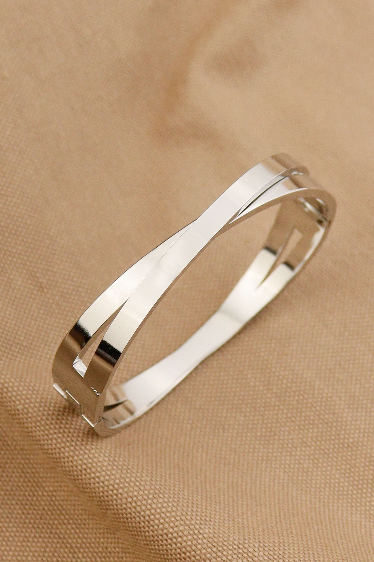 Silver shop clasp bracelet