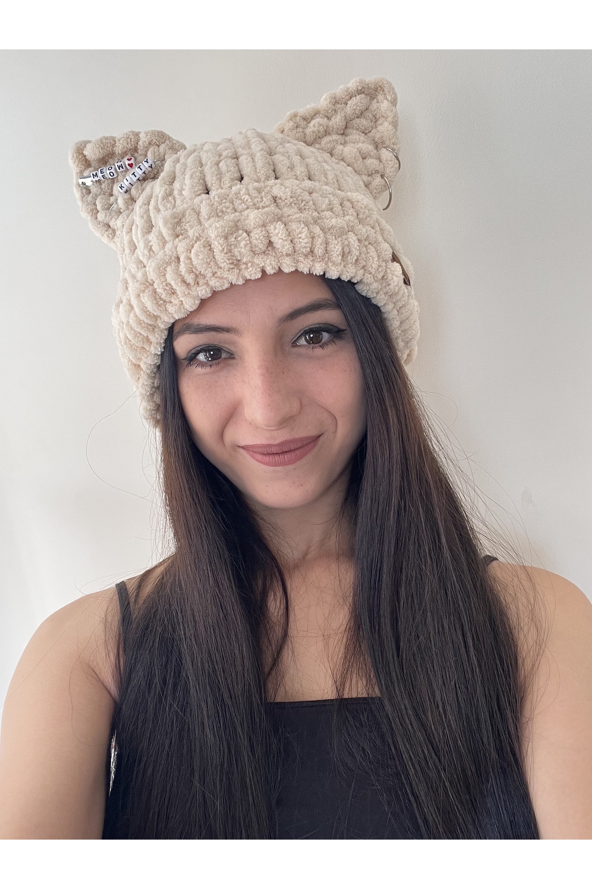 AidaAstrid Kedi Kulaklı Puffy Bere Gri El Örgüsü Kışlık Bere Şapka Hello Kitty görsel 3