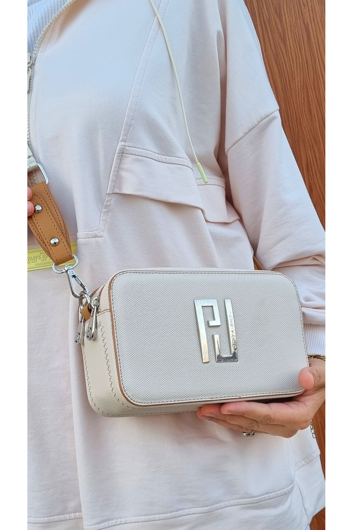 JUSTPOLO WOMEN 'S CREAM TAN ORIGINAL LACOS 3 COMPARTMENT SHOULDER AND CROSSBODY BAG