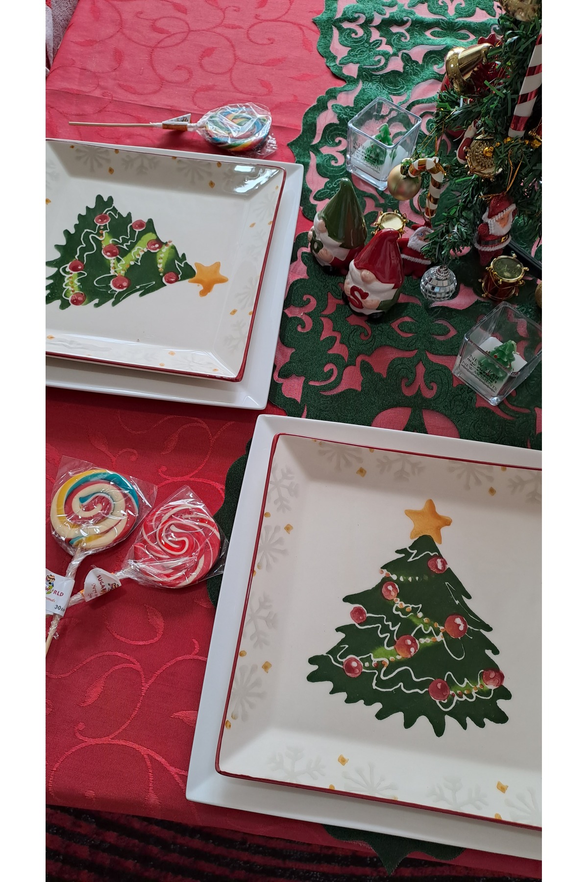 Yılbaşı ağacı figürlü 2 adet kare tabak yeni yıl dekoratif sunum tabağı kırmızı yeşil hediyelik TYCO6EG1PN169890831510131 - 