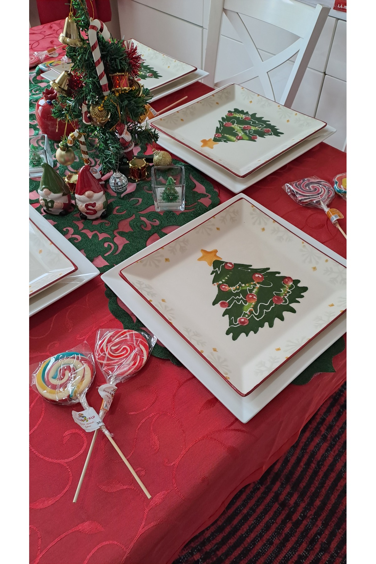 Yılbaşı ağacı figürlü 2 adet kare tabak yeni yıl dekoratif sunum tabağı kırmızı yeşil hediyelik TYCO6EG1PN169890831510131 - 