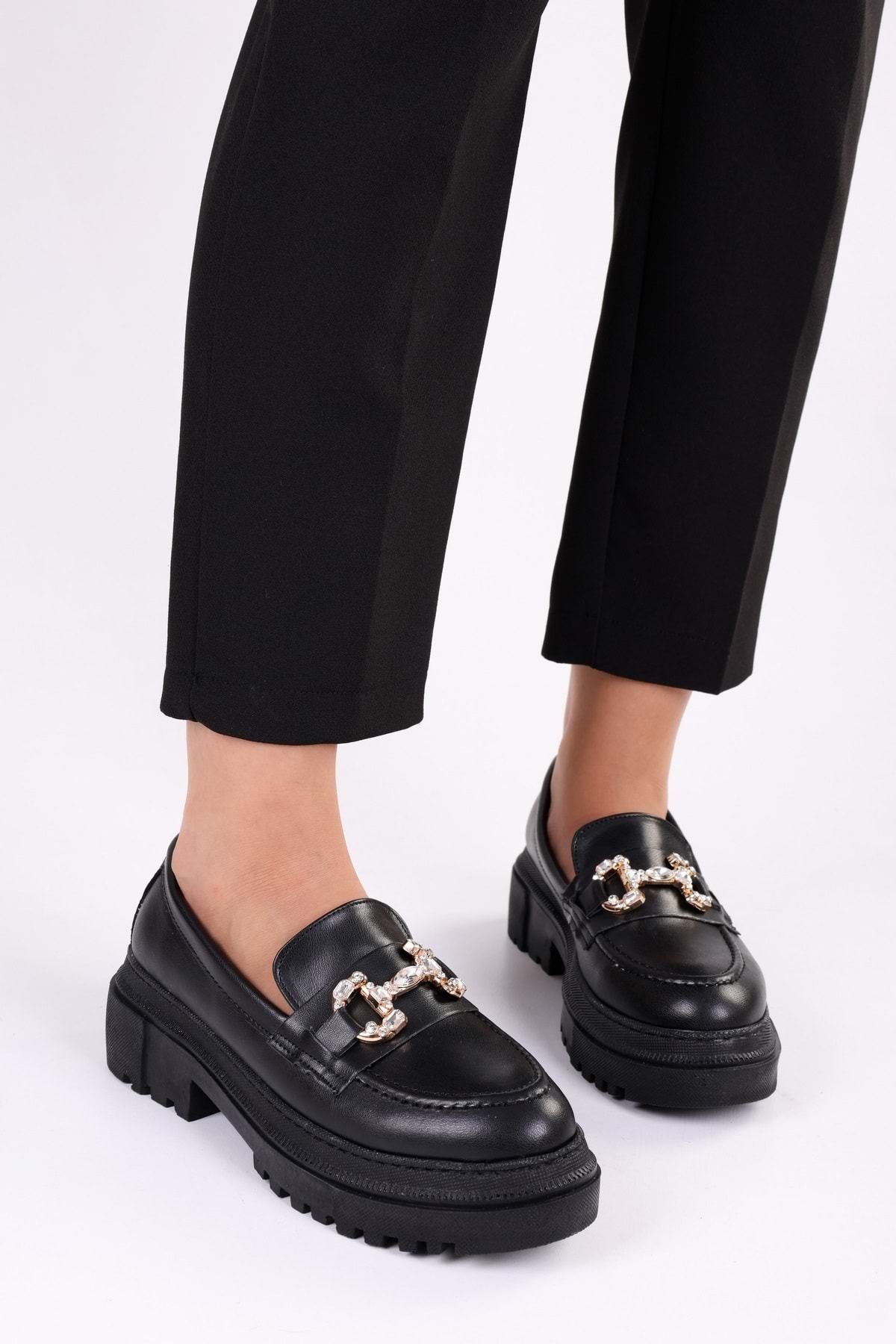 Shoeberry Damskie Codzienne Mokasyny Lucie Black Skin Z Kamienną Klamrą Kobieta - 40