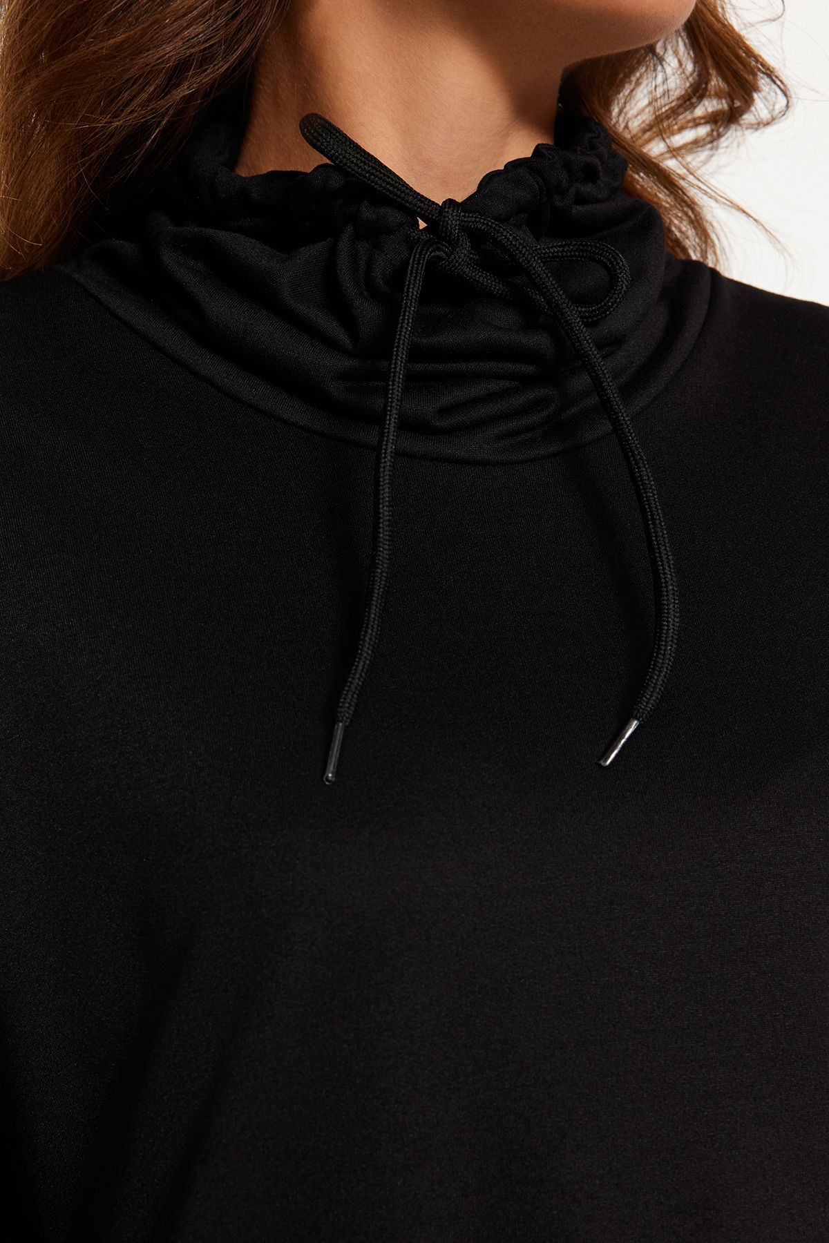 Trendyol Modest-Чорна сукня великого розміру Orme з коміром-стійкою та шнурівкою, довга довжина TCTSS22EB0132 5