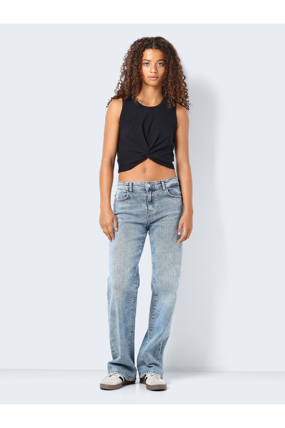 complete the look image
