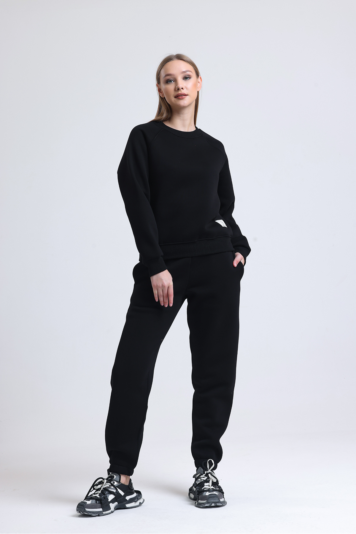 CREW NECK TRACKSUIT WITH THREE THREAD RISING INSIDE