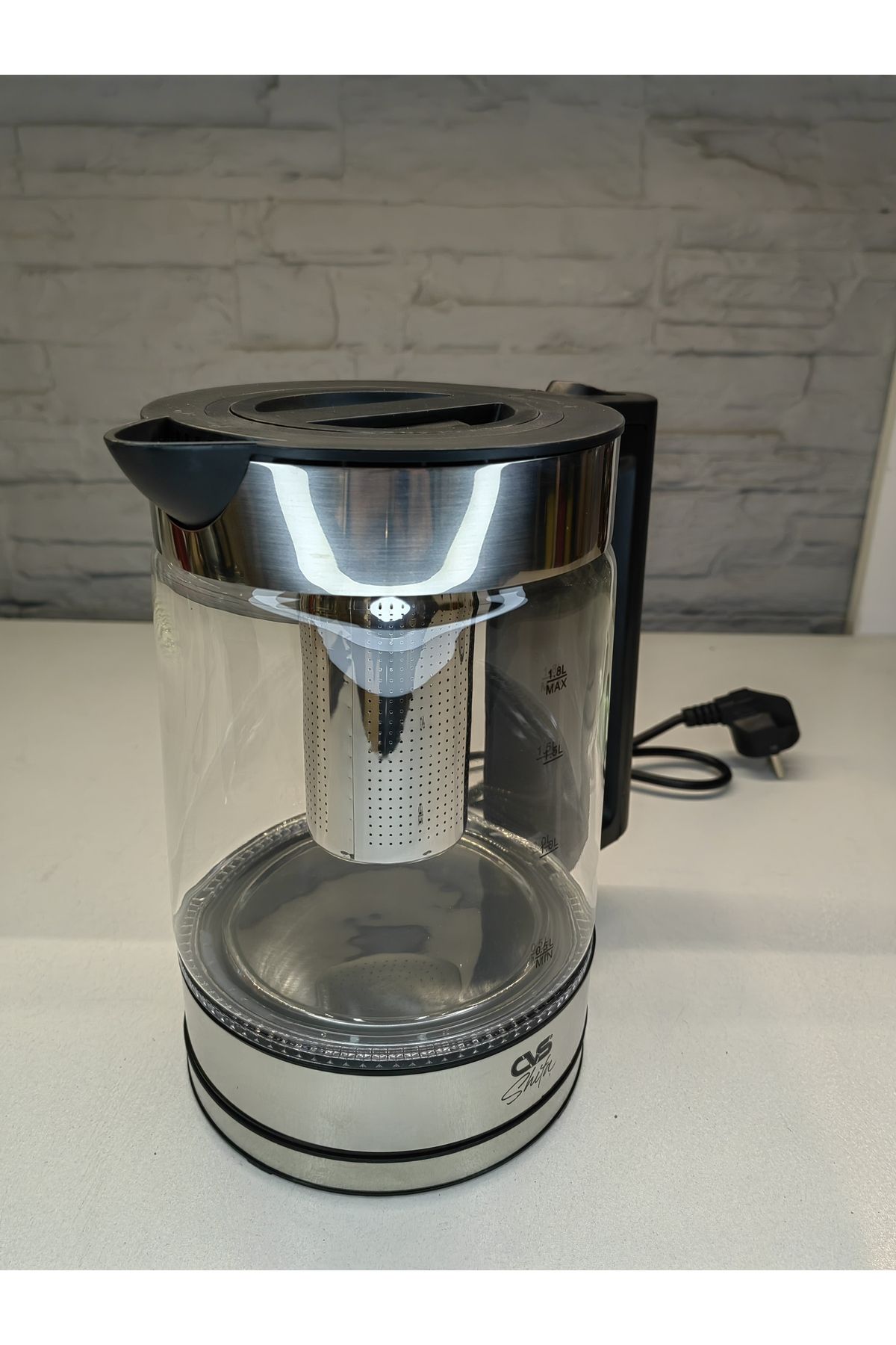 Glass kettle 2025