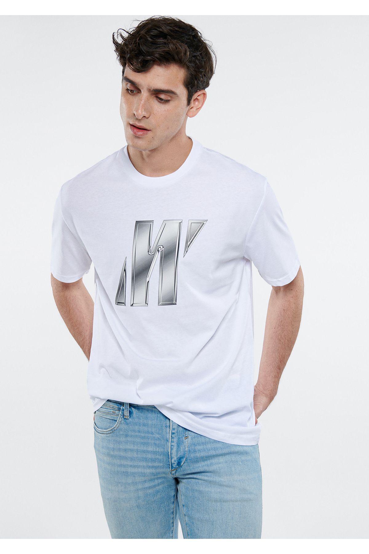 Mavi آرم Pro Logo چاپ شده تی شرت سفید تناسب