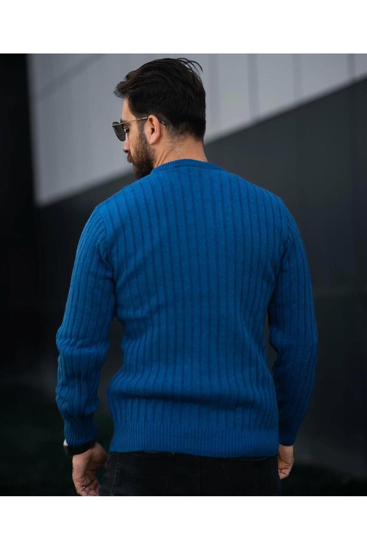 Dark blue knit sweater outlet