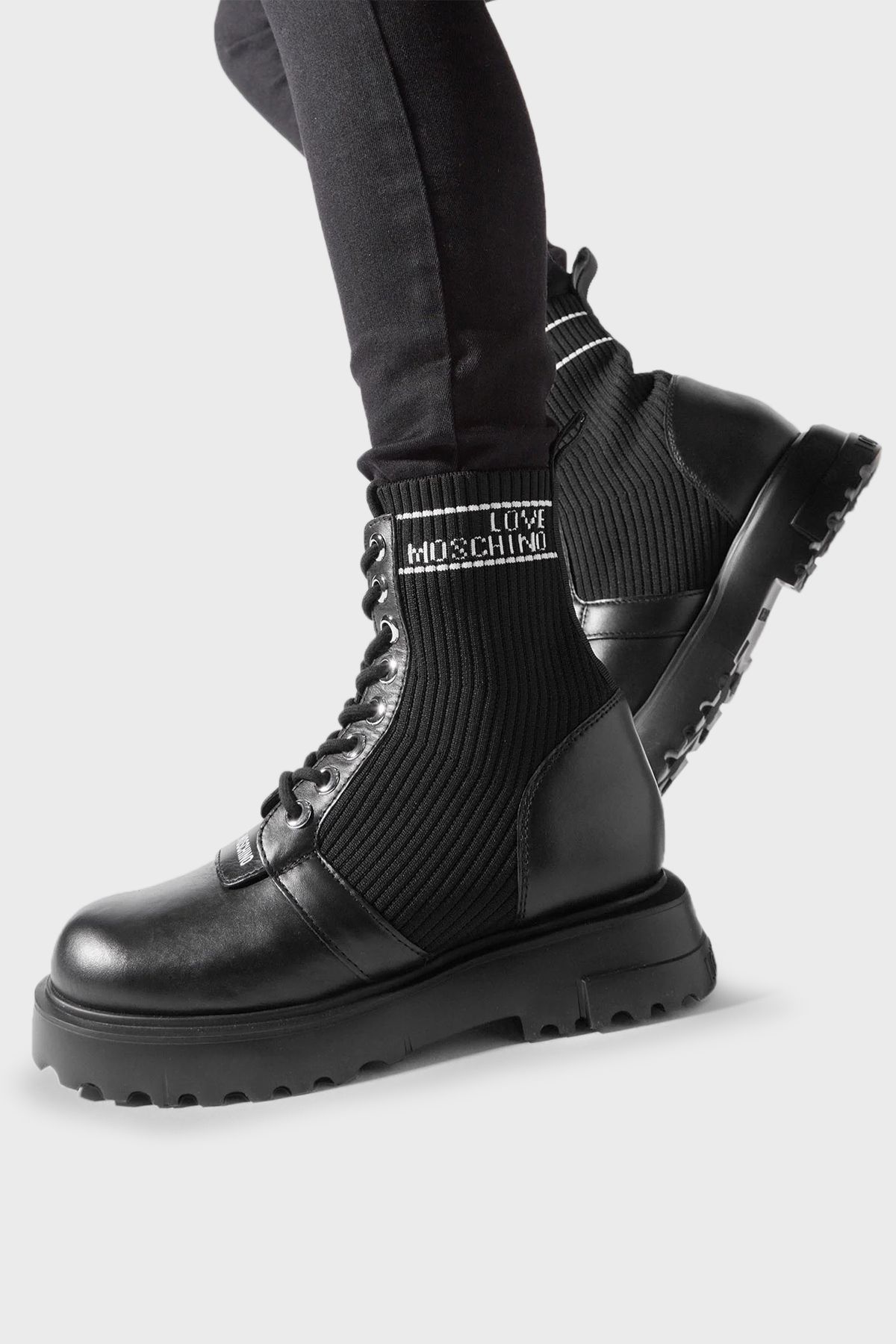 Moschino Genuine Leather Boots with Logo JA24324G0HIY600A Trendyol