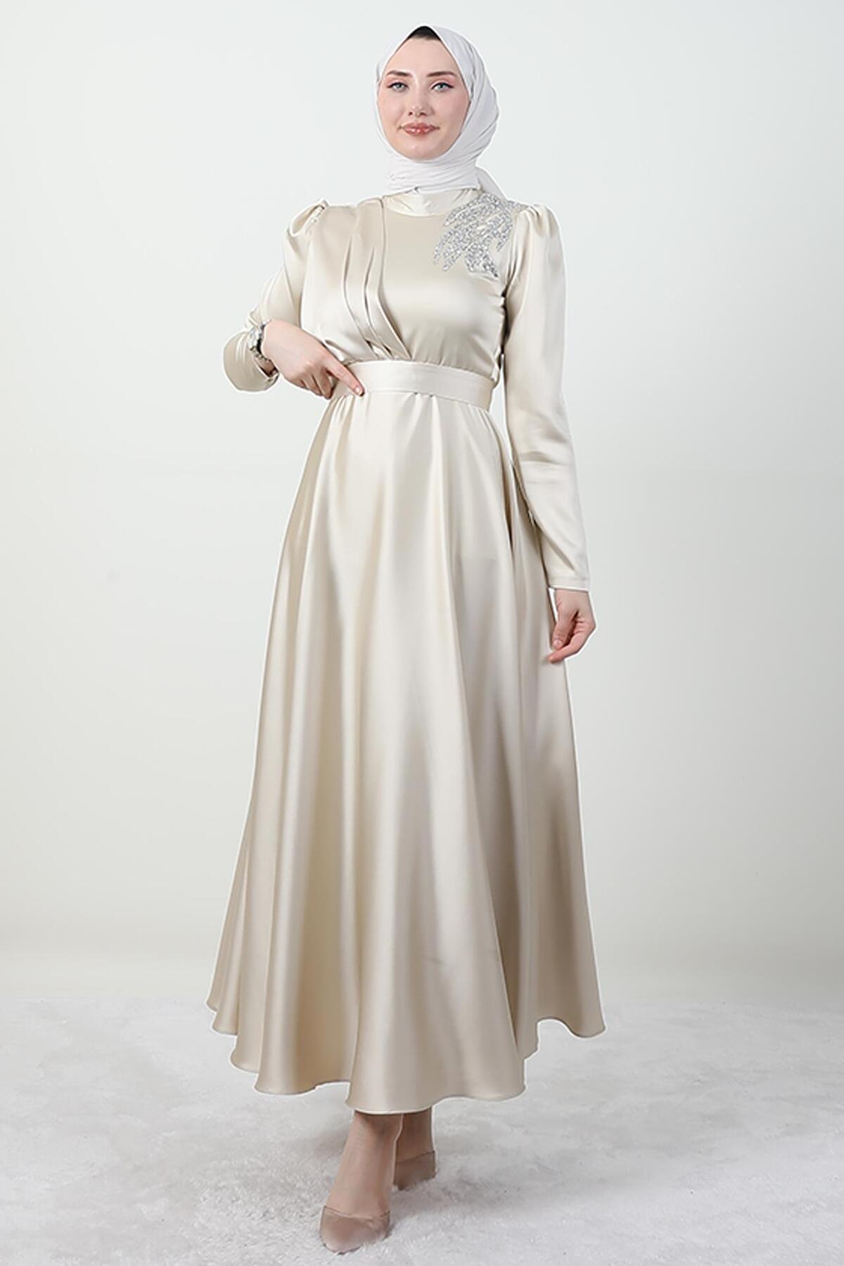 Shoulder Stone Satin Evening Dress Cream