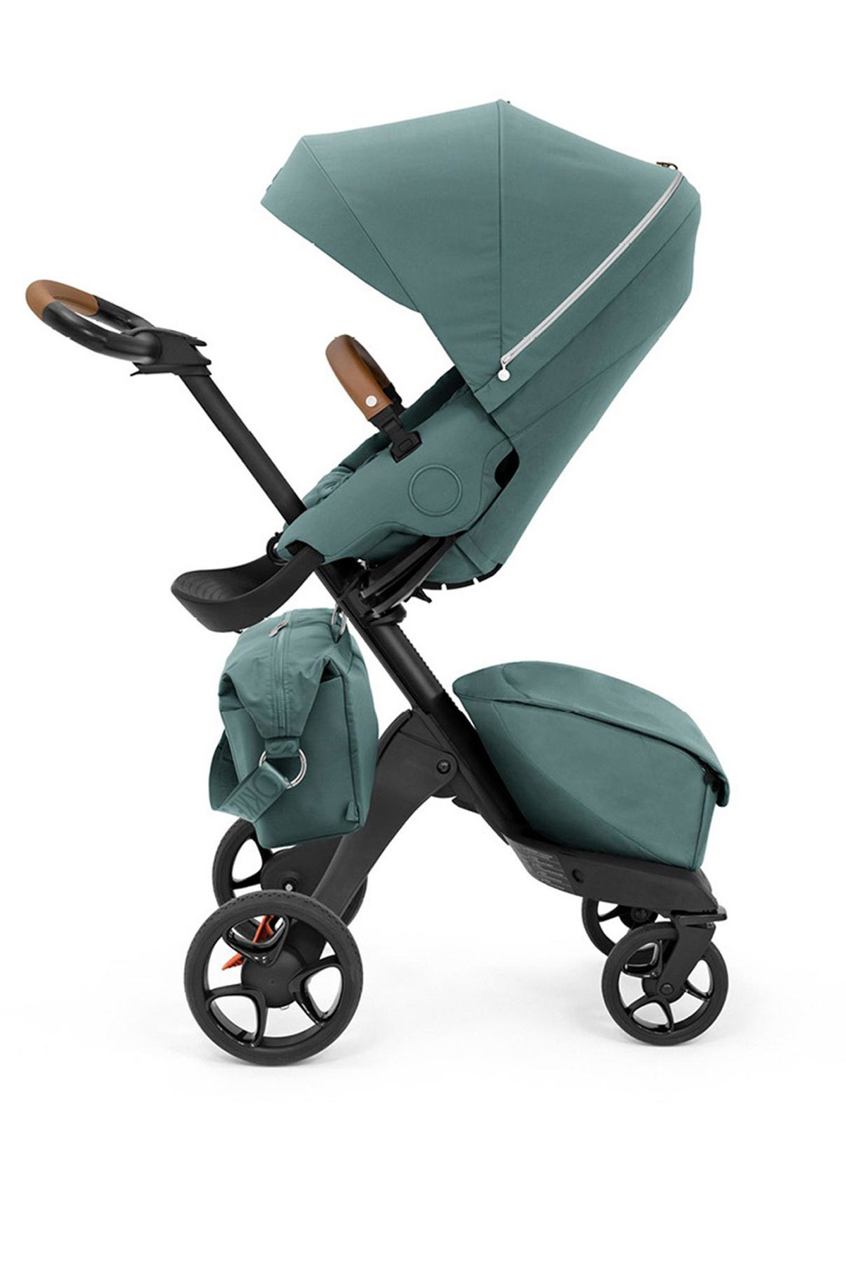 folding travel stroller Delta Children The Clutch Lightweight Stroller, Black