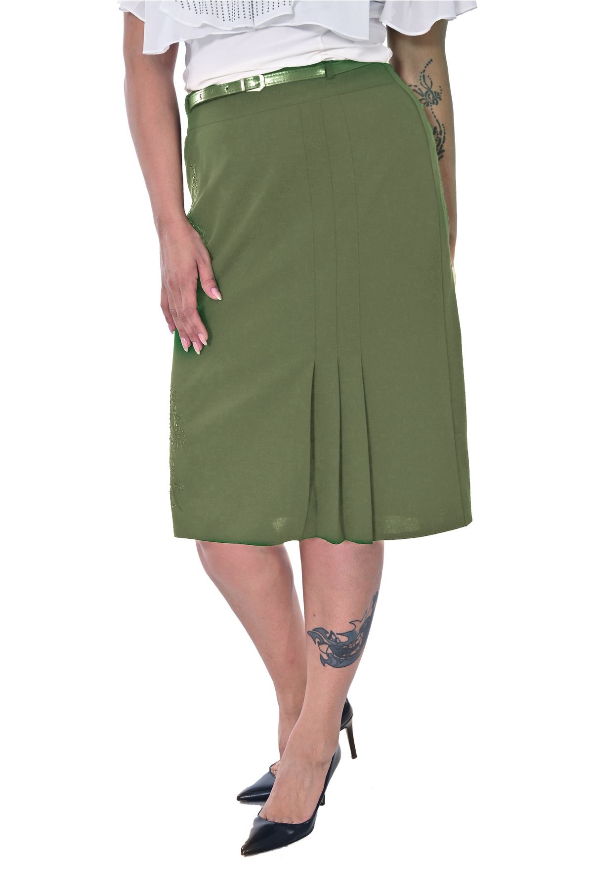 Cute knee best sale length khaki skirts