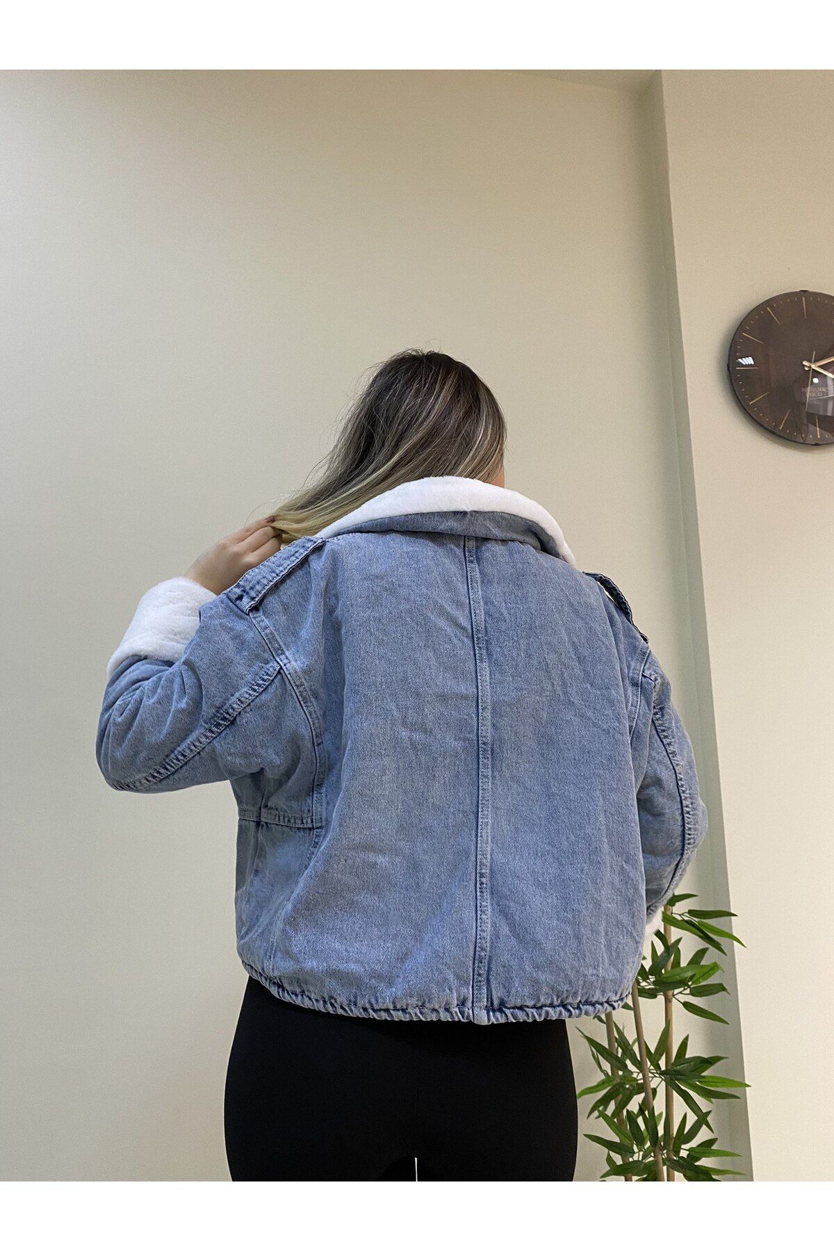 HARMONY GLOBAL Denim Jacket with Collar Sleeves and Soft Plush Fur Inside