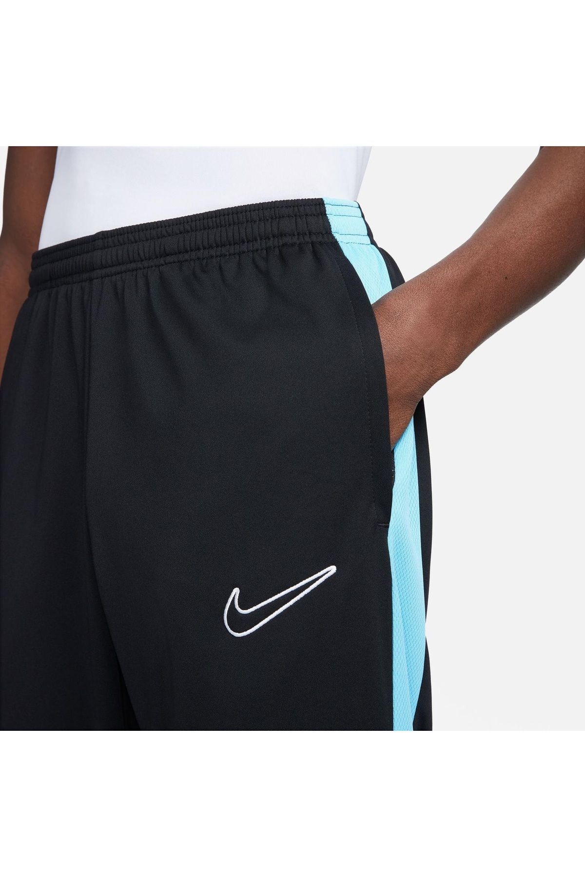 Nike football academy clearance joggers in black