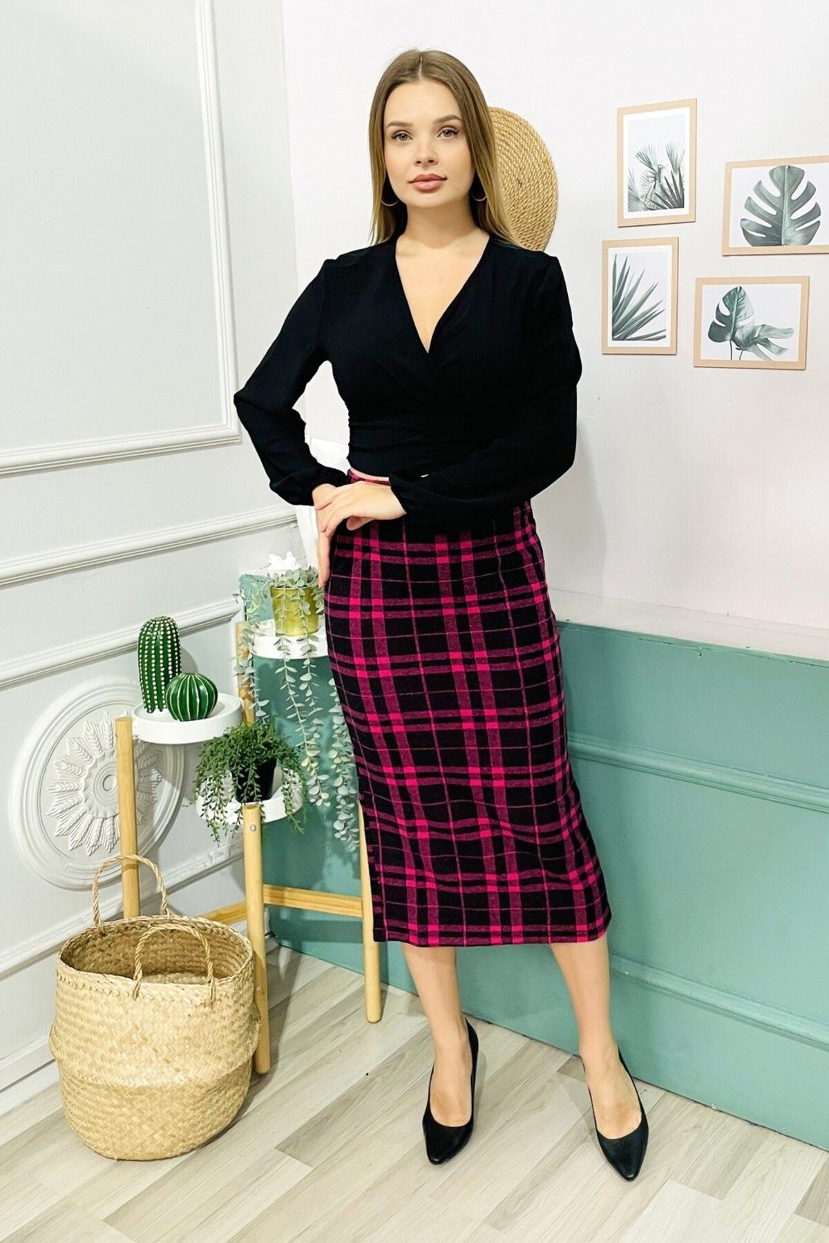 StilOBA plaid pencil skirt with fussia slit Trendyol
