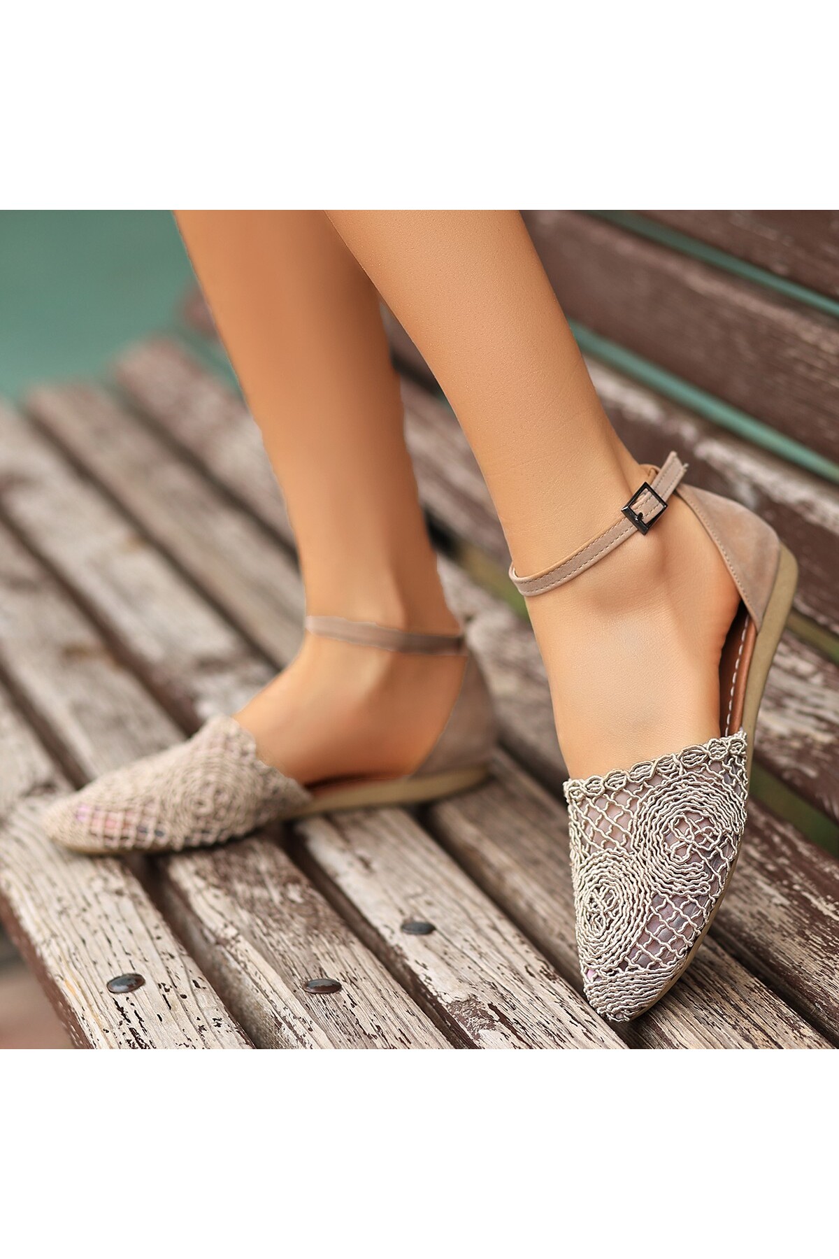 Krem Örgülü Sandalet