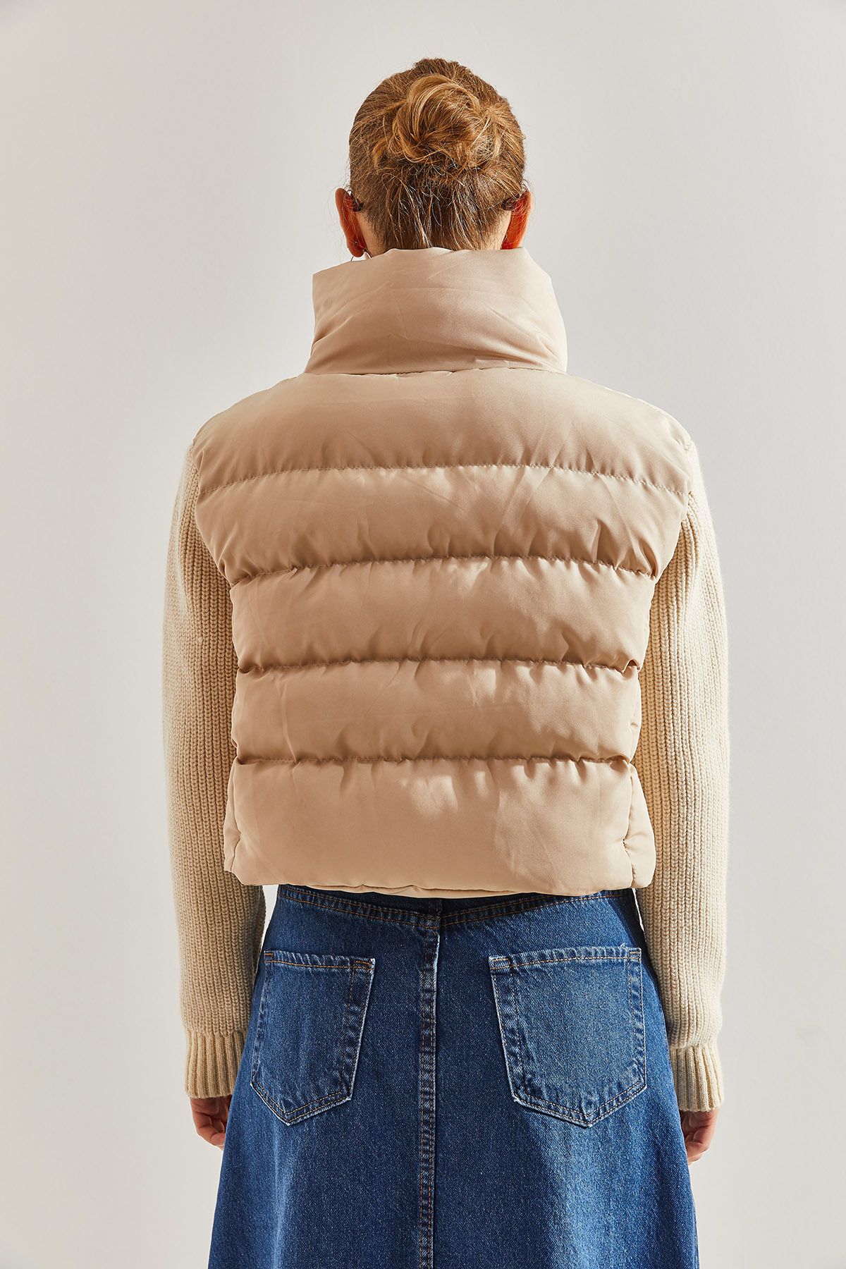 Bianco Lucci-Damen-Puffermantel mit Strickärmeln und Judge-Kragen 4