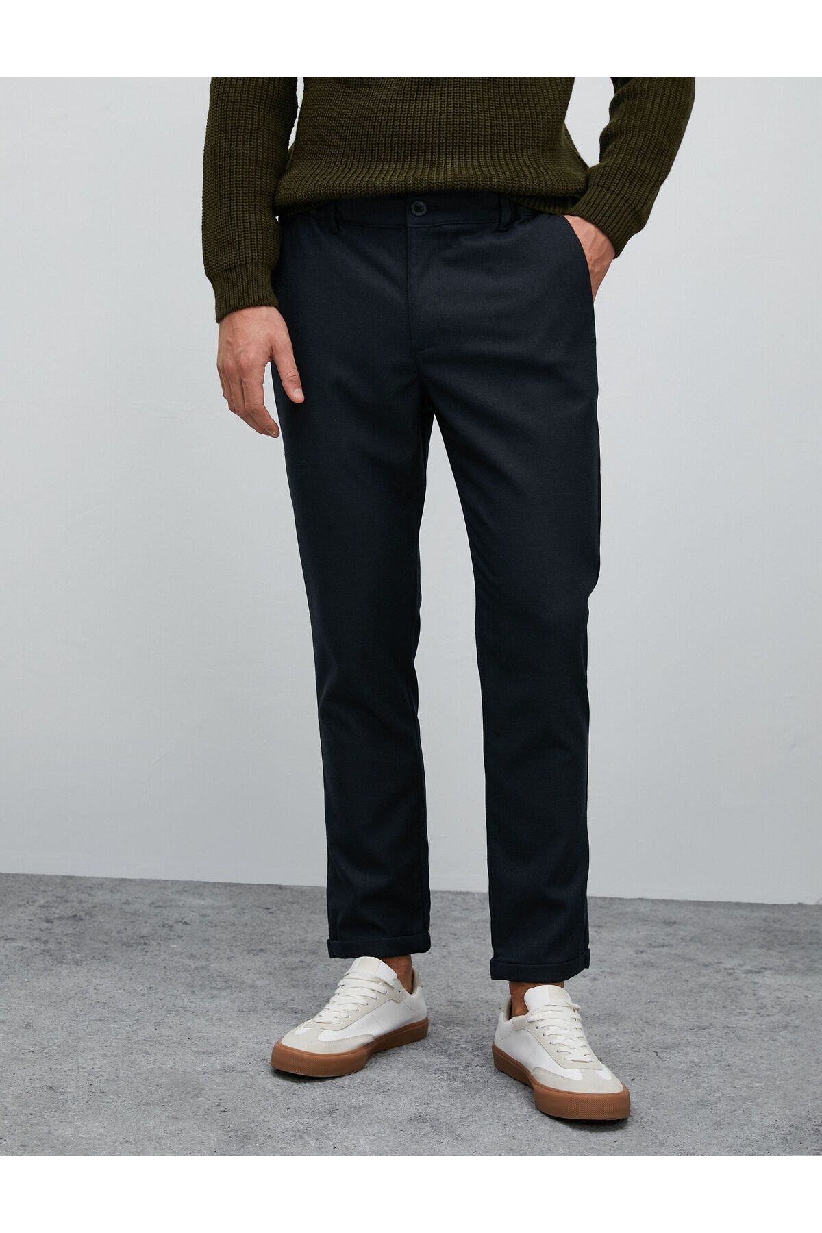 Koton-Fabric Trousers Elastic Waist Buttoned Slim Fit Pocket Detailed 3