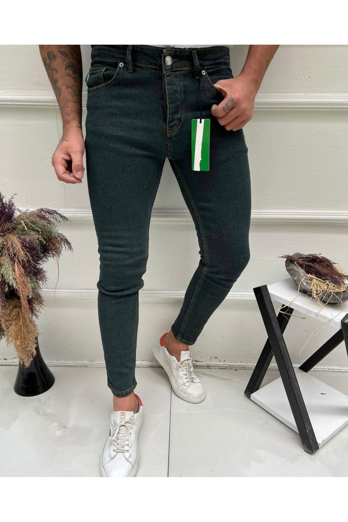 complete the look image