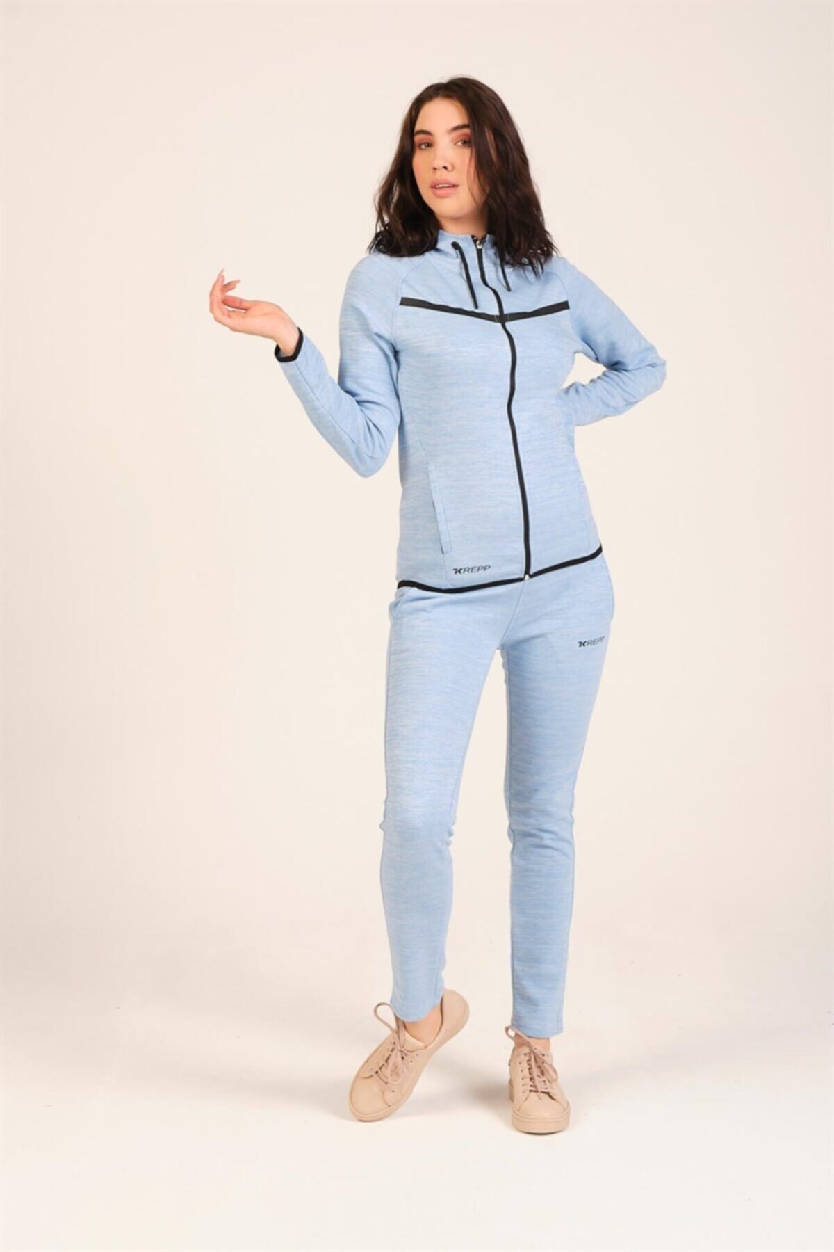 Light blue 2025 nike tracksuit womens