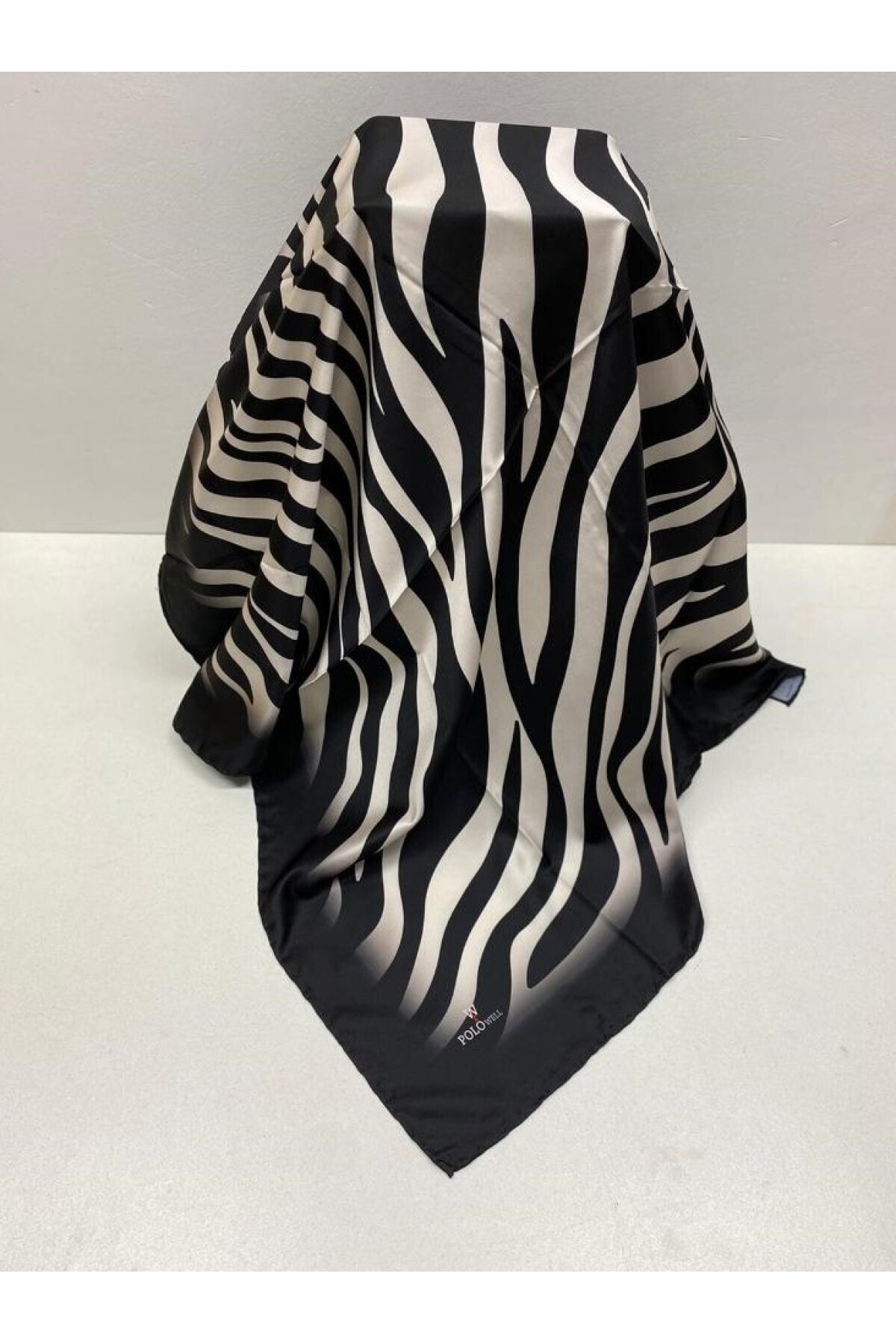 ALLURİNG THE BETTER ONE Polo Well, Zebra Desenli Dijital Twil Eşarplar ...
