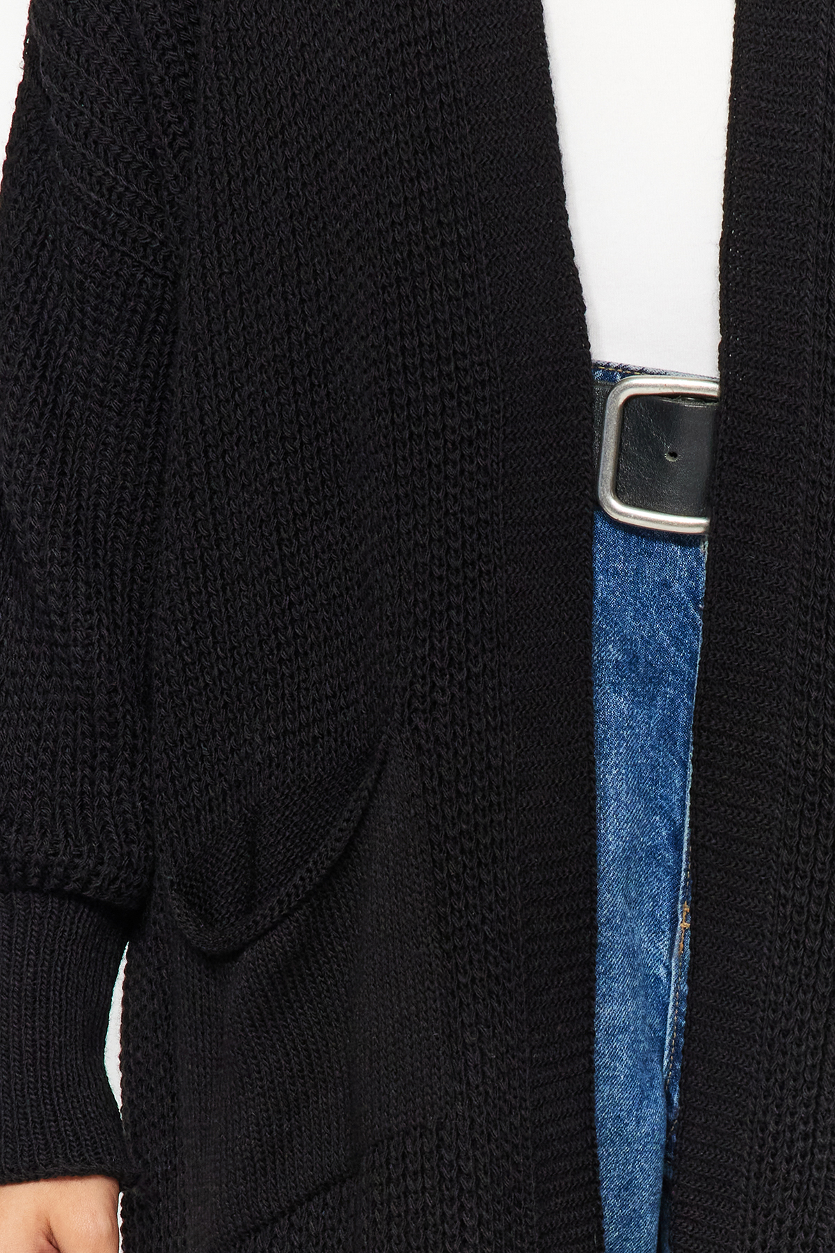 Trendyol Collection Czarny sweter z dzianiny o szerokim kroju Maxi Basic TWOAW24HI00096