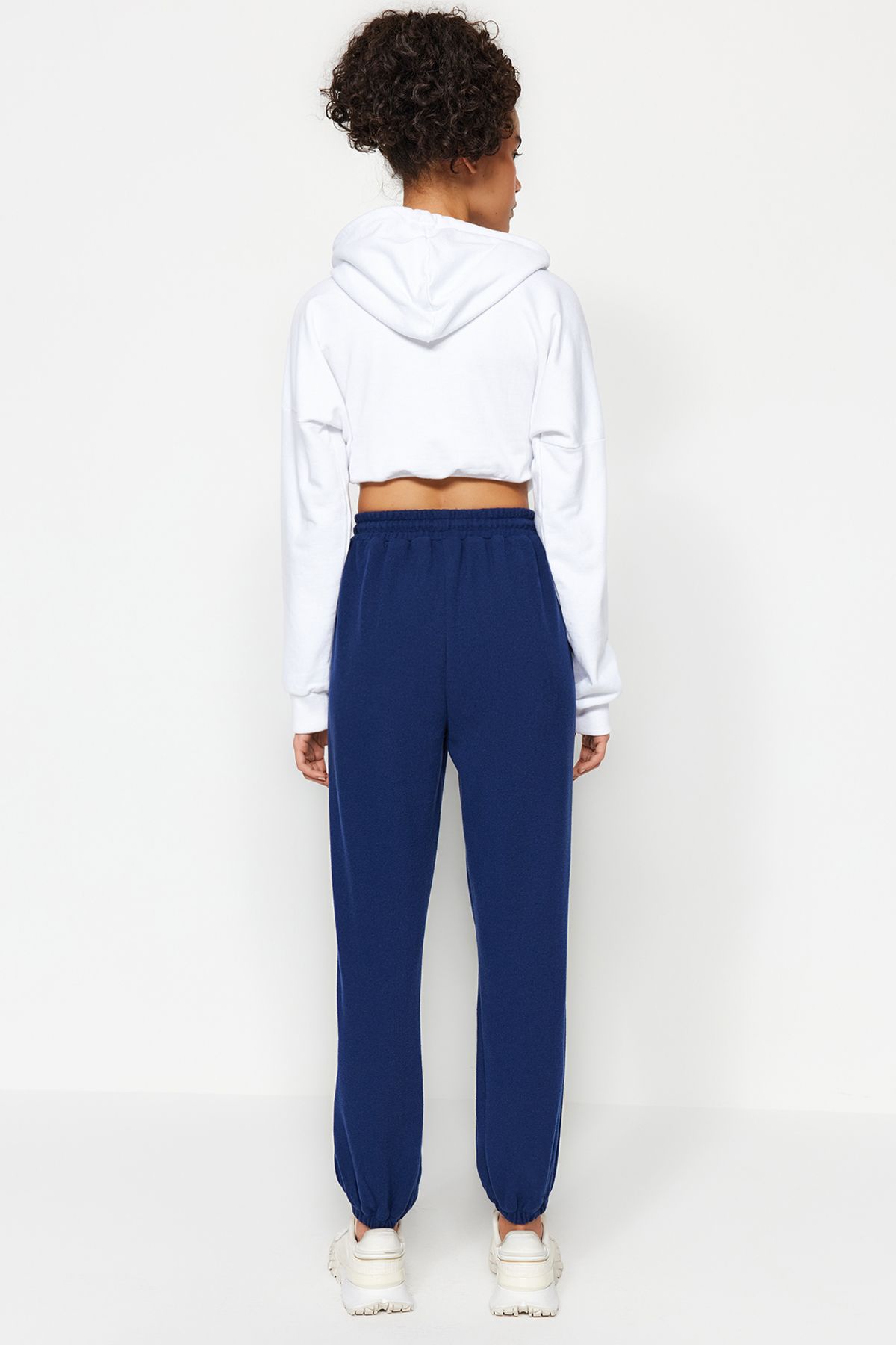 Trendyol Collection-Dark Navy Thessaloniki Pohodlný střih Kapesní pletené sportovní tepláky TWOAW21EA0168 10