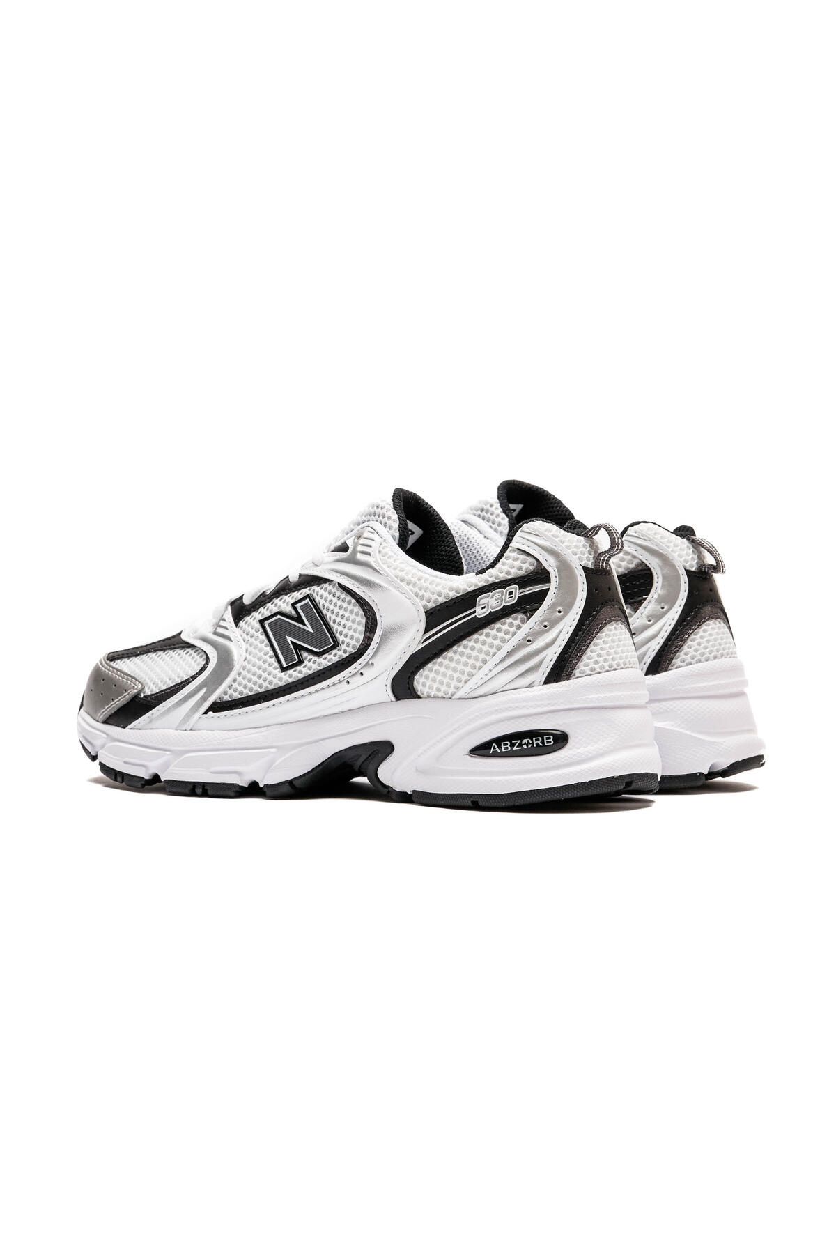 New balance black 2025 and white womens