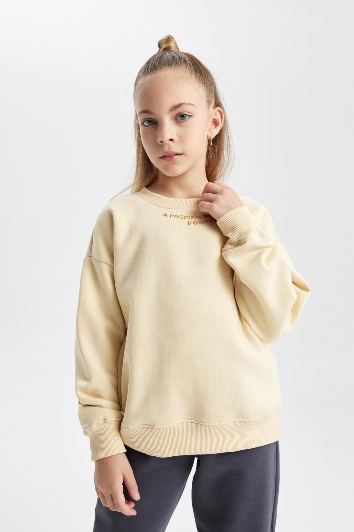 Girls fuzzy sweatshirt deals