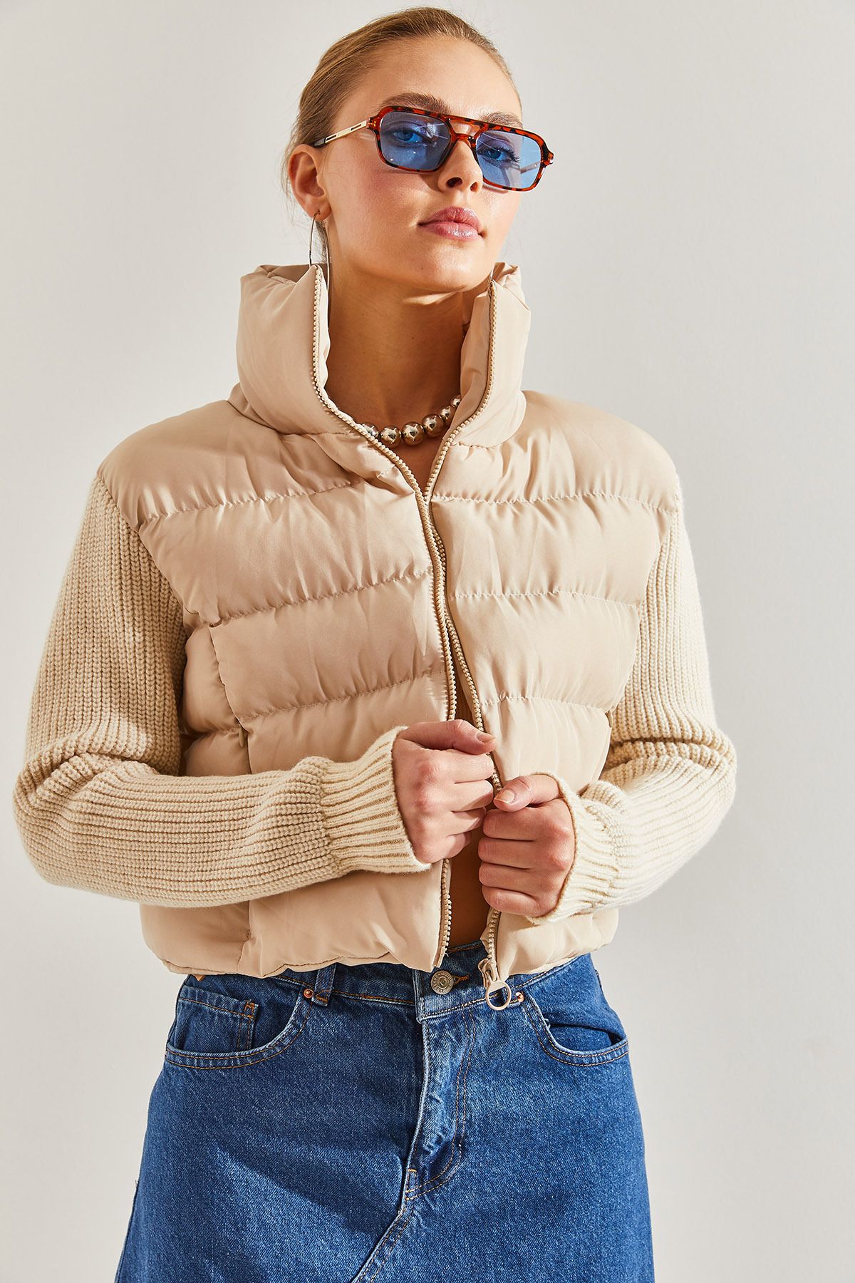Bianco Lucci-Damen-Puffermantel mit Strickärmeln und Judge-Kragen 6