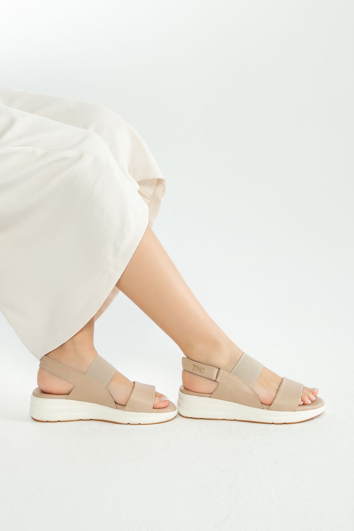 صندل ورزشی نود زنانه Sandale Flat چرمی Leaine Leade 956 8208 Bn Sndlt Y23 Tamer Tanca